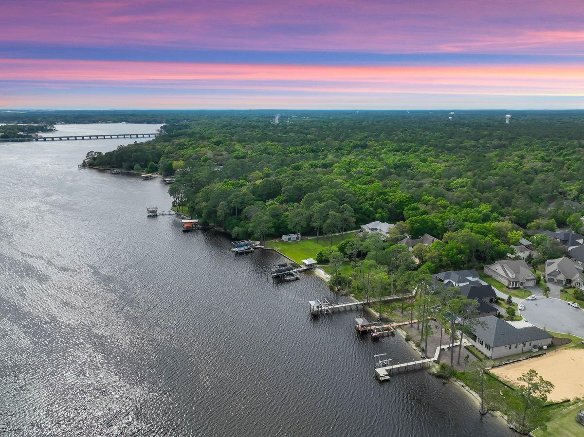 WATER'S EDGE - Residential