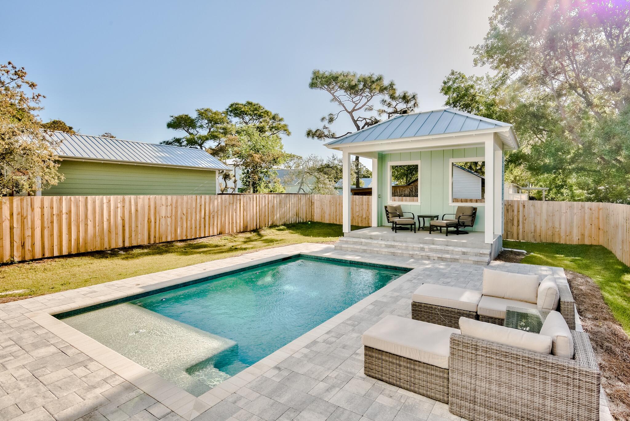 GULF SHORE MANOR - Residential