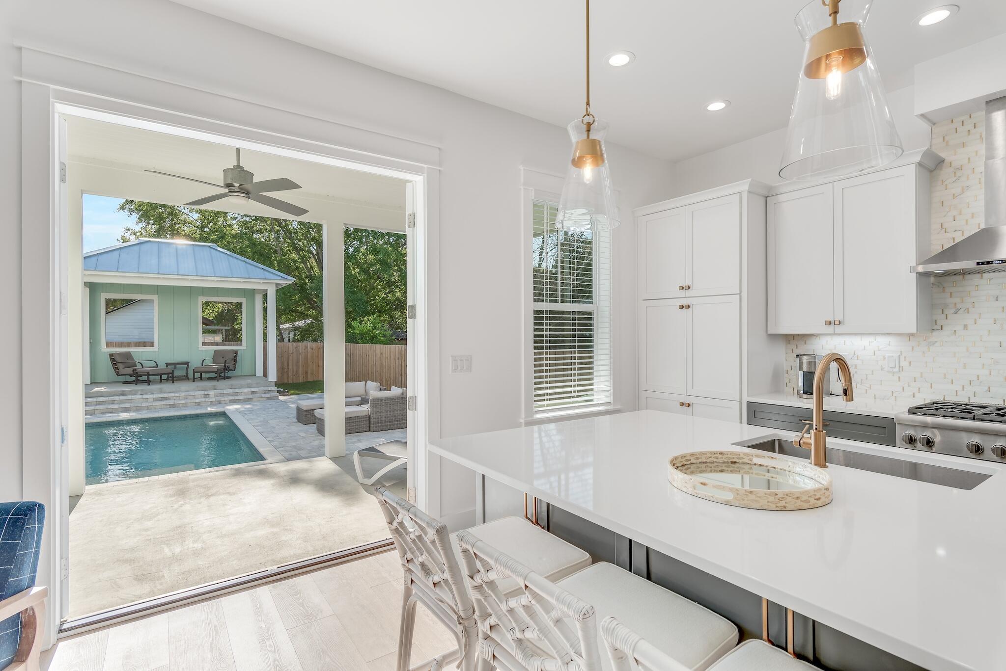GULF SHORE MANOR - Residential