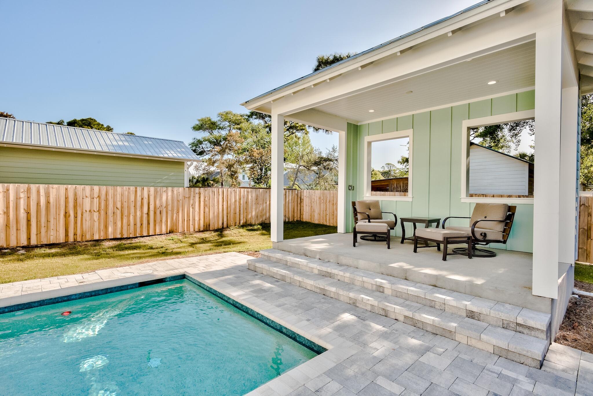 GULF SHORE MANOR - Residential
