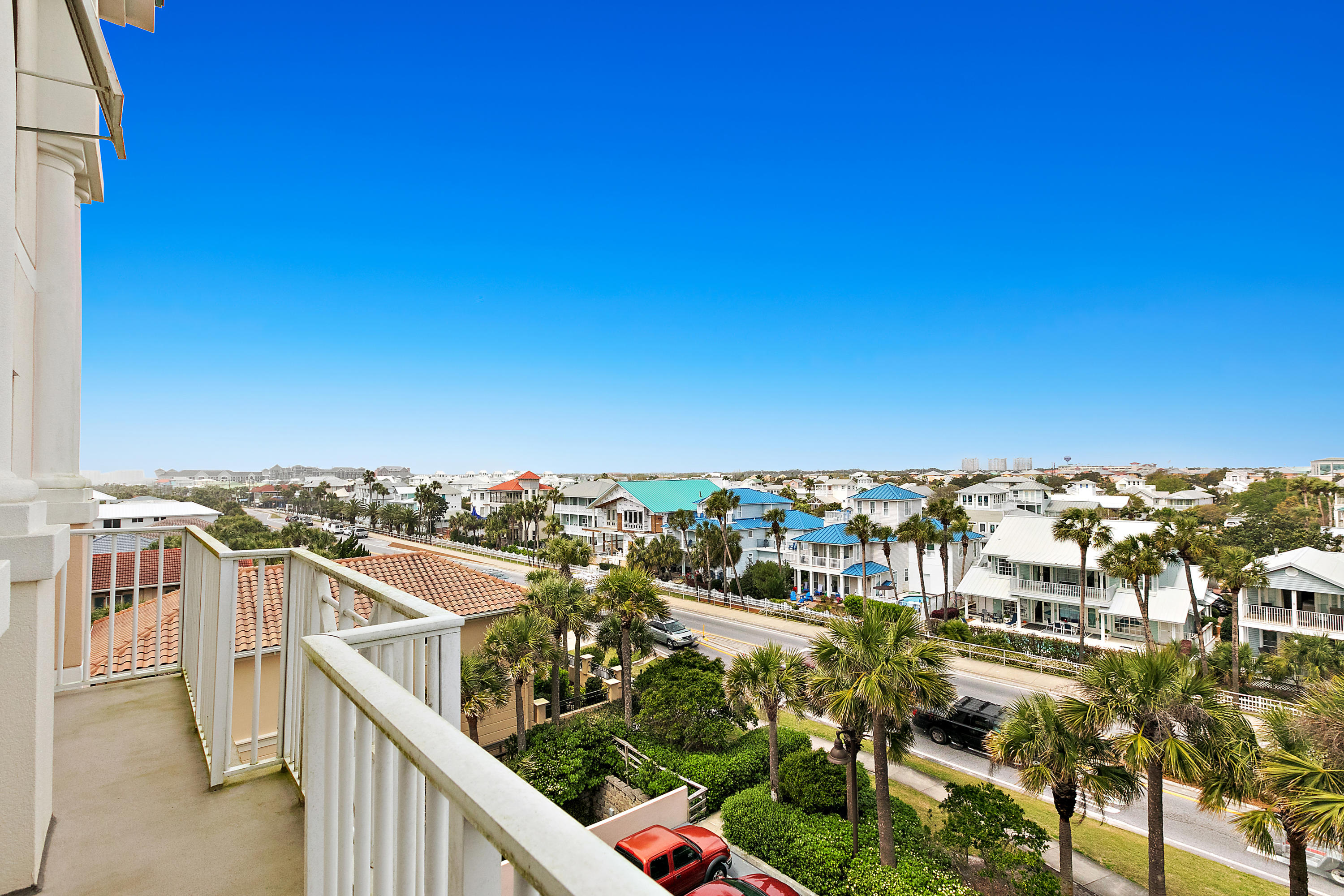 INN AT CRYSTAL BEACH (SUMMERCHASE CONDO) - Residential