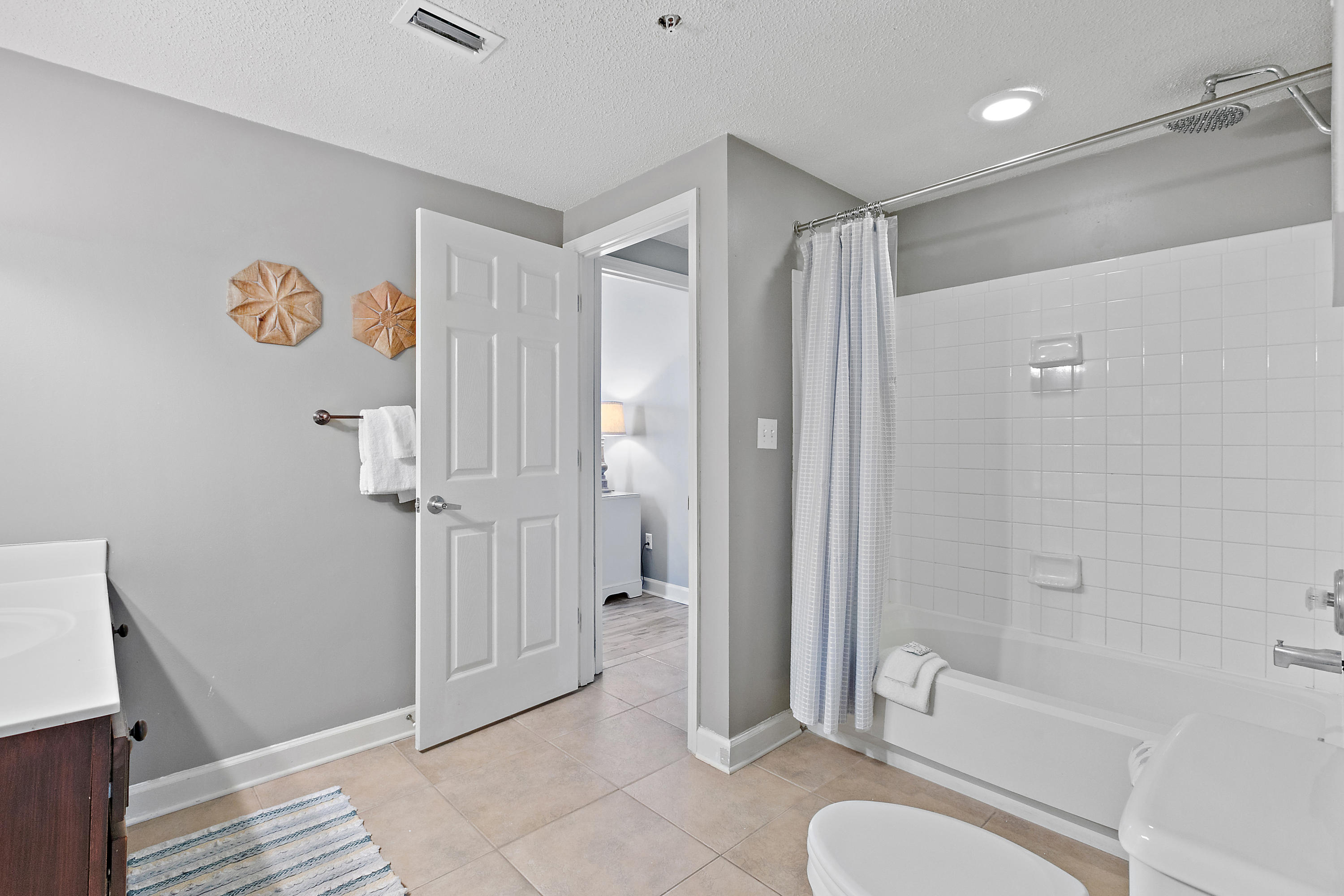 INN AT CRYSTAL BEACH (SUMMERCHASE CONDO) - Residential