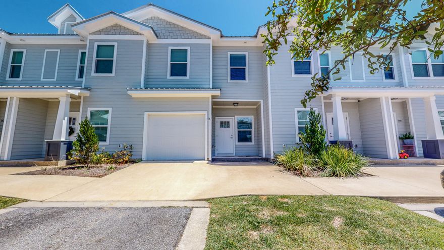 Beautiful, one year old, Verandas townhome with a garage! 3 bedrooms, 2.5 baths, washer and dryer included. Granite countertops, stainless steel appliances, LVP floors and a screened in patio. Enjoy the community pool and all Freeport has to offer.Pets allowed, restrictions apply. $400 non-refundable pet deposit and $25/mo pet rent will apply per pet. $15/mo technology fee and $125 lease preparation fee will apply. Check out the 3D Tour - https://my.matterport.com/show/?m=9bWZAjhTbzz&mls=1