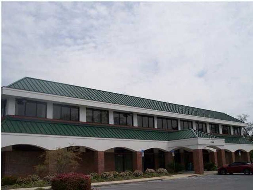 Now Available Move in Ready Dr's Office. This office has been used as a General Practicion. Just needs a Doctor to take over. Sitting Area,Records and Administrative Assistant area. 4 Patient Rooms, Office, Kitchen Area and Storage. 2 Bathrooms and two entrances one being used for the Doctor only. The rent is $16.50 per Square Foot.$1,937.50 Cam $535.00 plus 6% sales tax $155.85 TOTAL $2,753.35