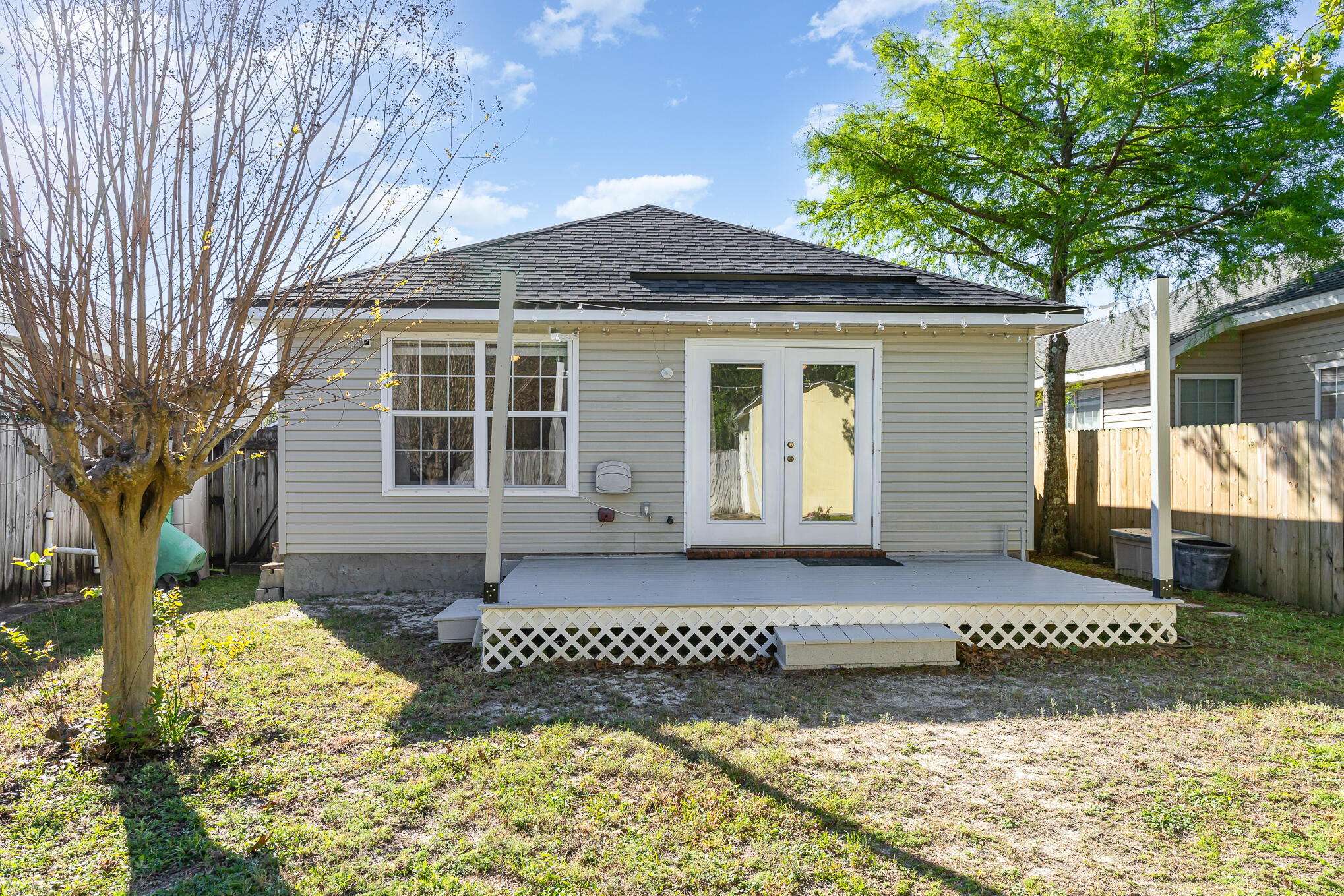 LIGHTHOUSE POINTE - Residential