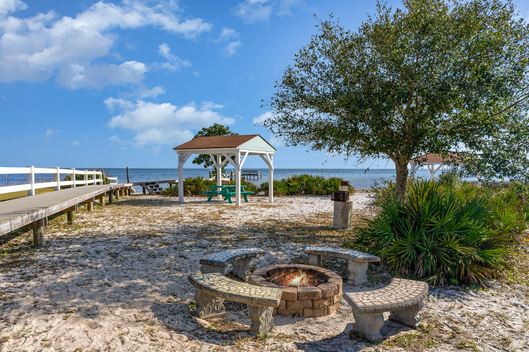 LIGHTHOUSE POINTE - Residential