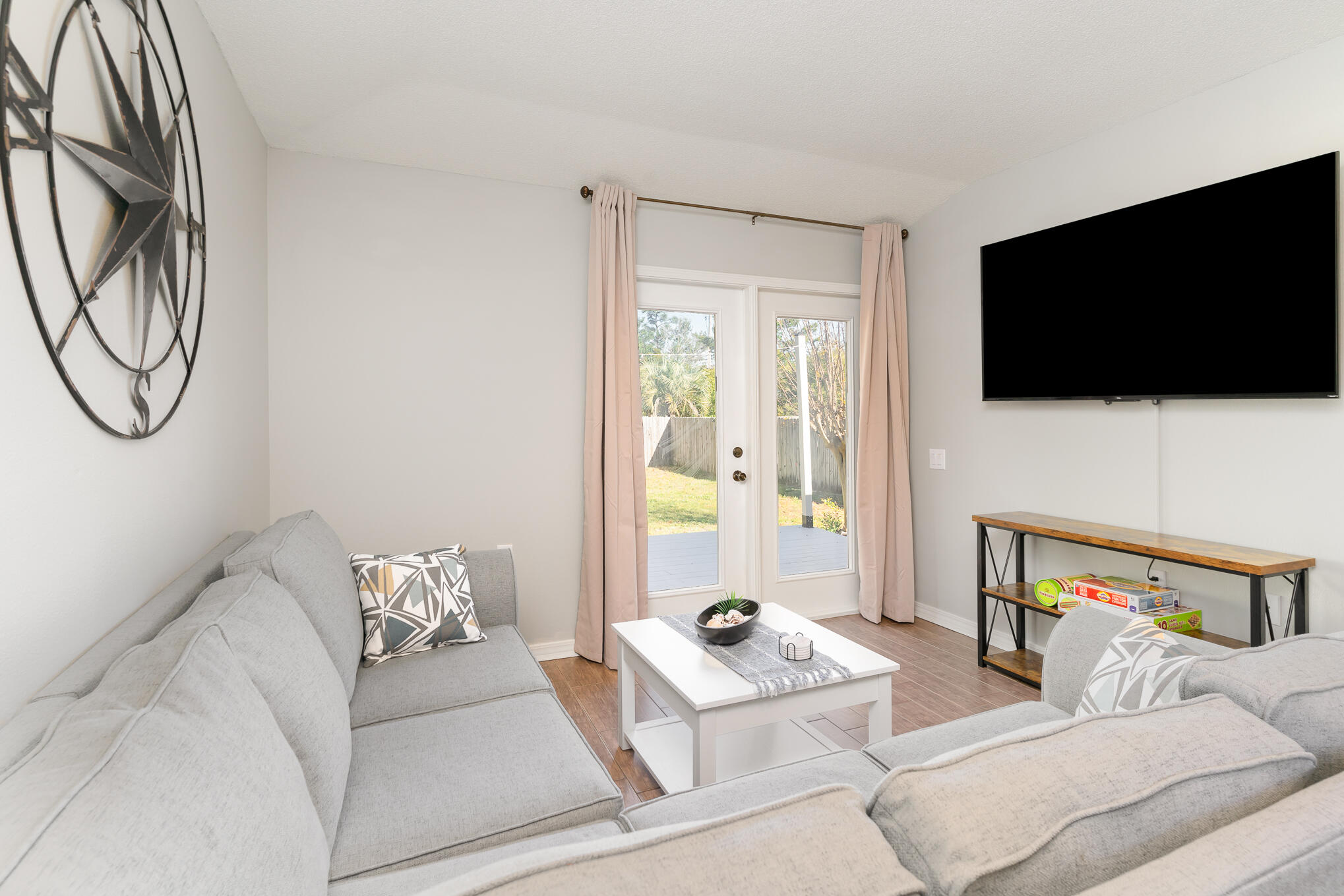 LIGHTHOUSE POINTE - Residential