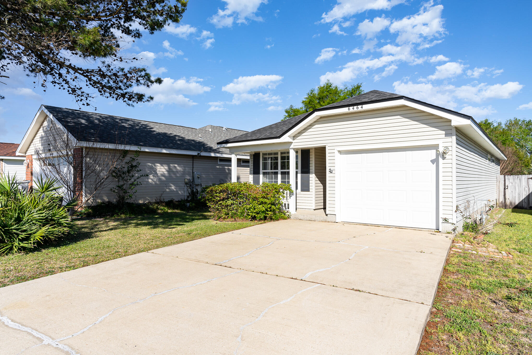 LIGHTHOUSE POINTE - Residential