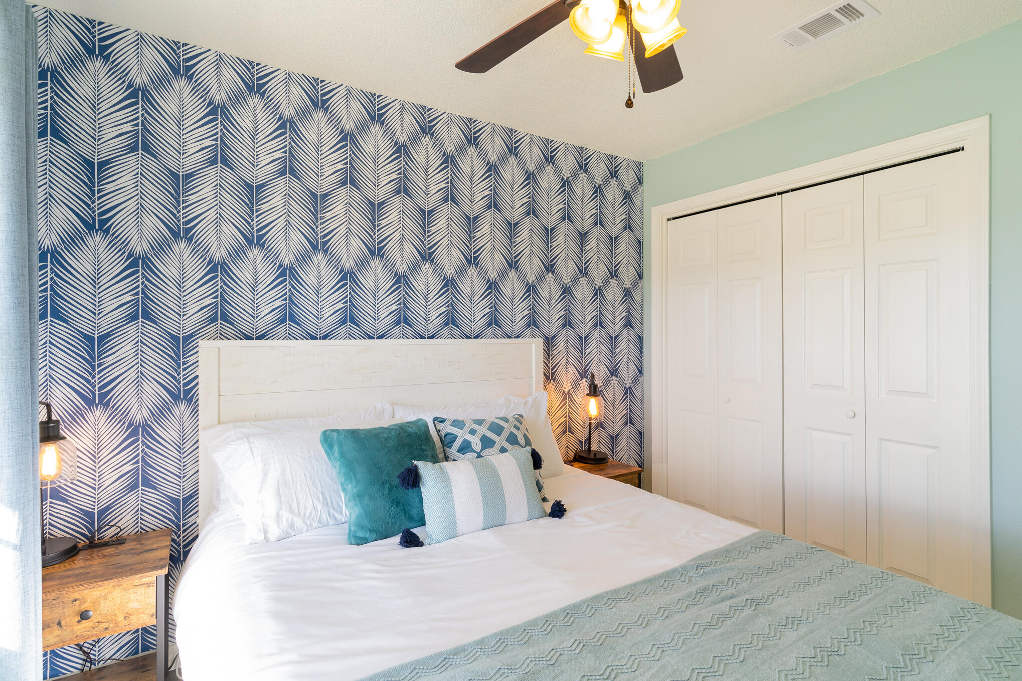 LIGHTHOUSE POINTE - Residential