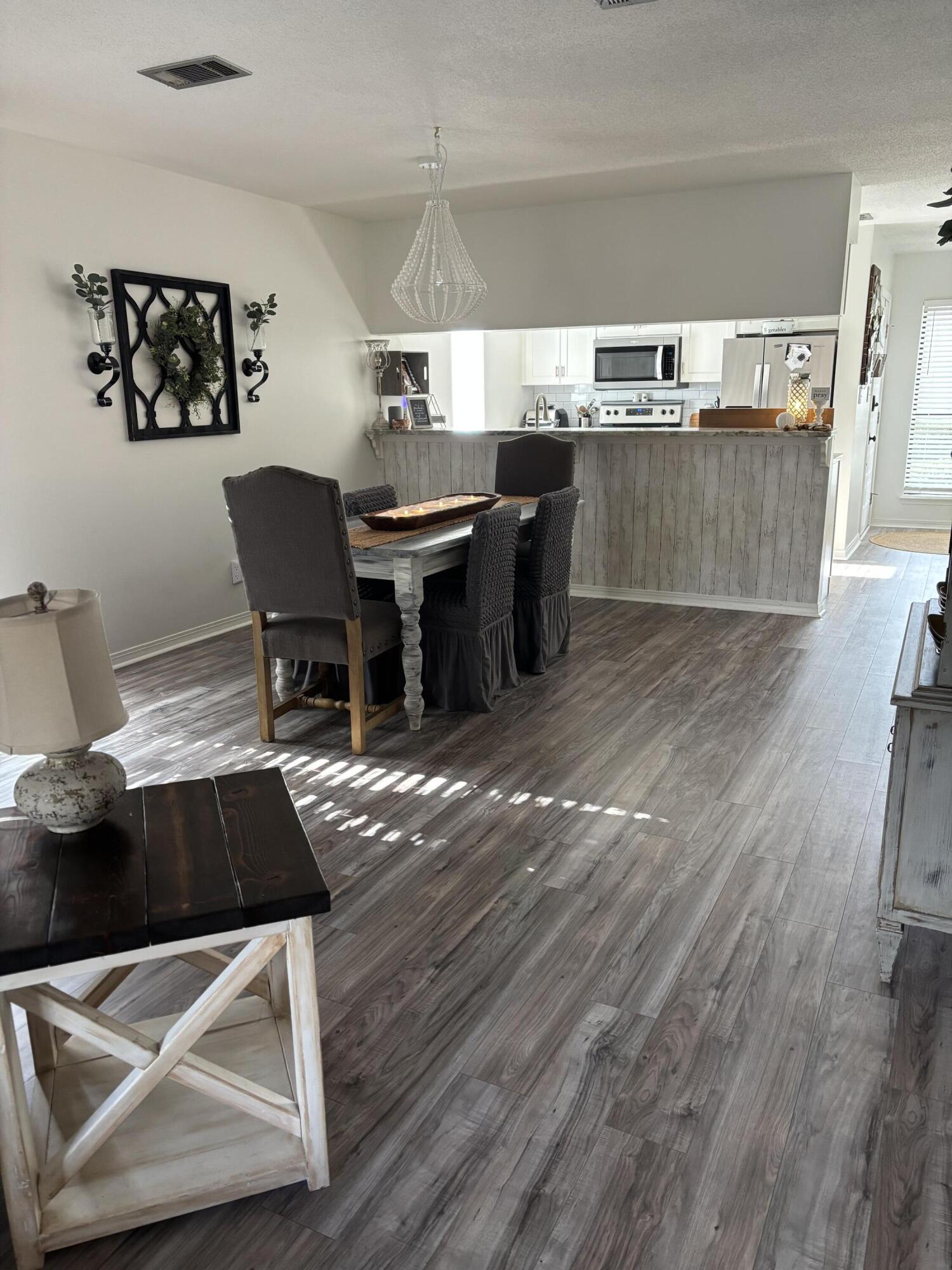 MAGNOLIA BAY CLUB - Residential Lease