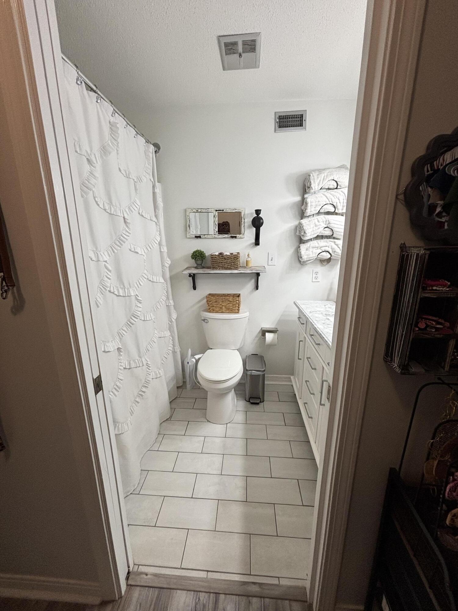 MAGNOLIA BAY CLUB - Residential Lease