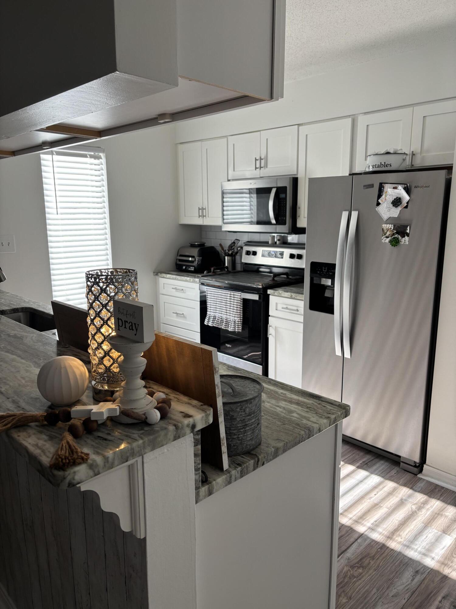MAGNOLIA BAY CLUB - Residential Lease
