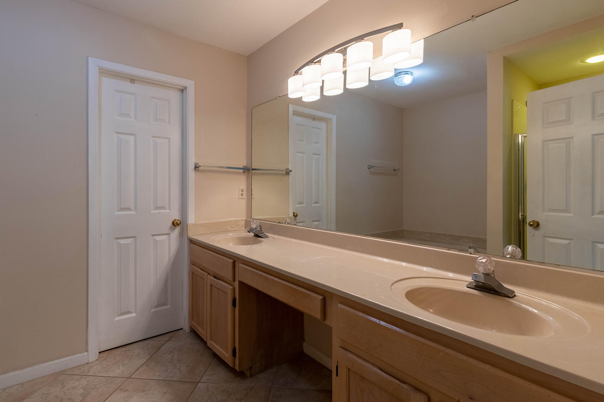 FAIRWAY LAKES PH 1 - Residential