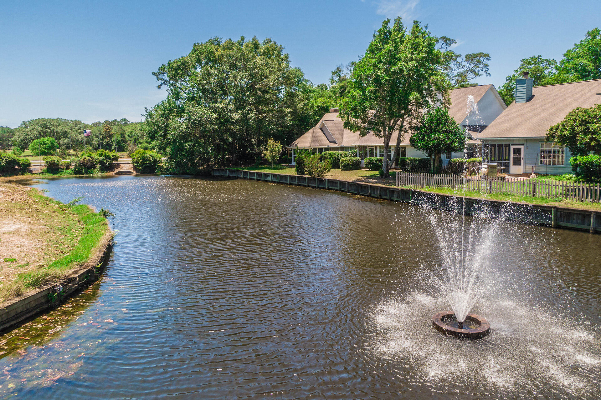 FAIRWAY LAKES PH 1 - Residential