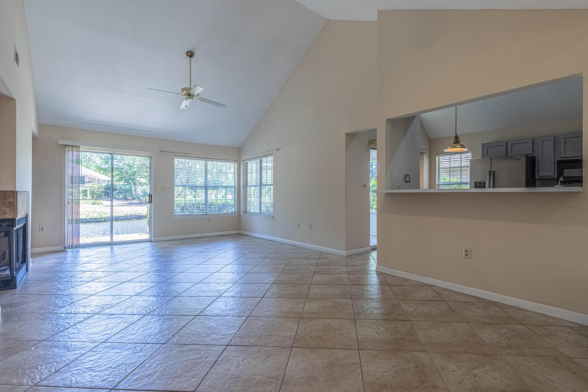 FAIRWAY LAKES PH 1 - Residential