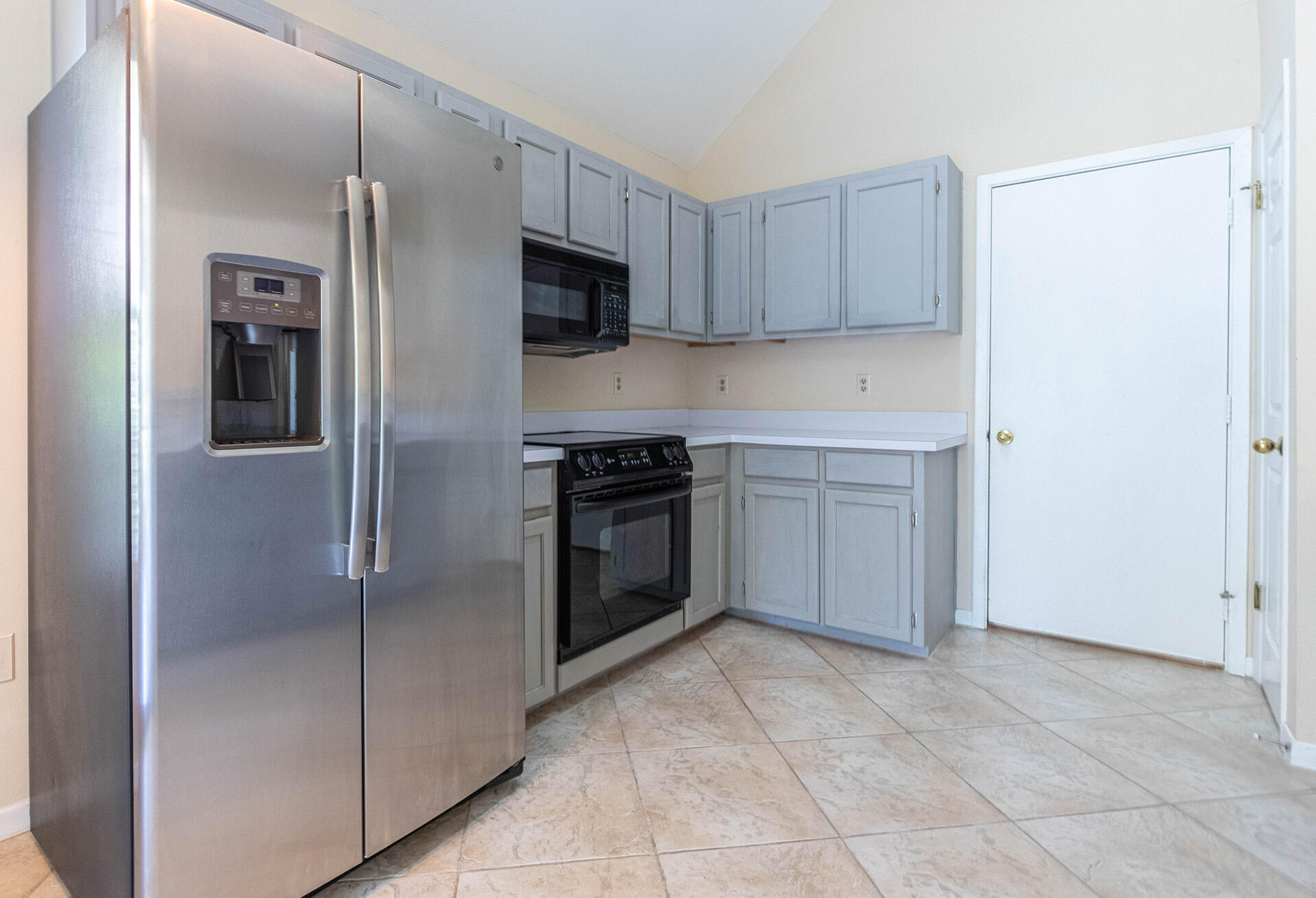 FAIRWAY LAKES PH 1 - Residential