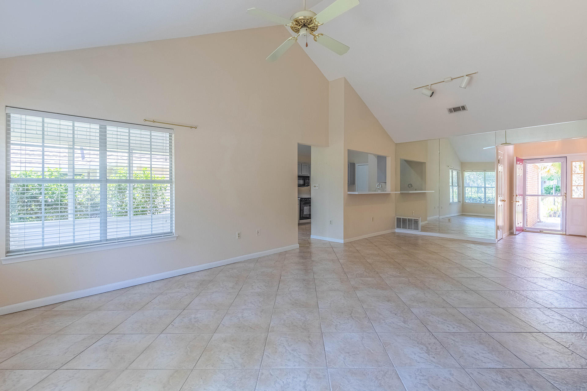 FAIRWAY LAKES PH 1 - Residential