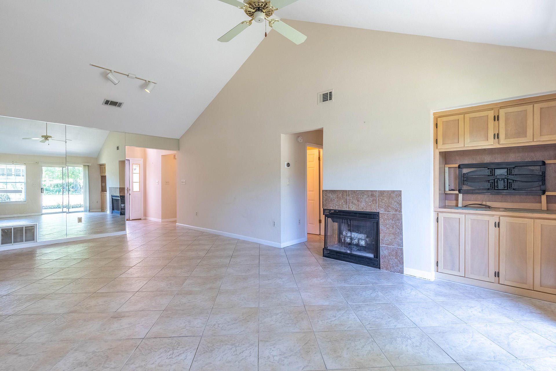 FAIRWAY LAKES PH 1 - Residential