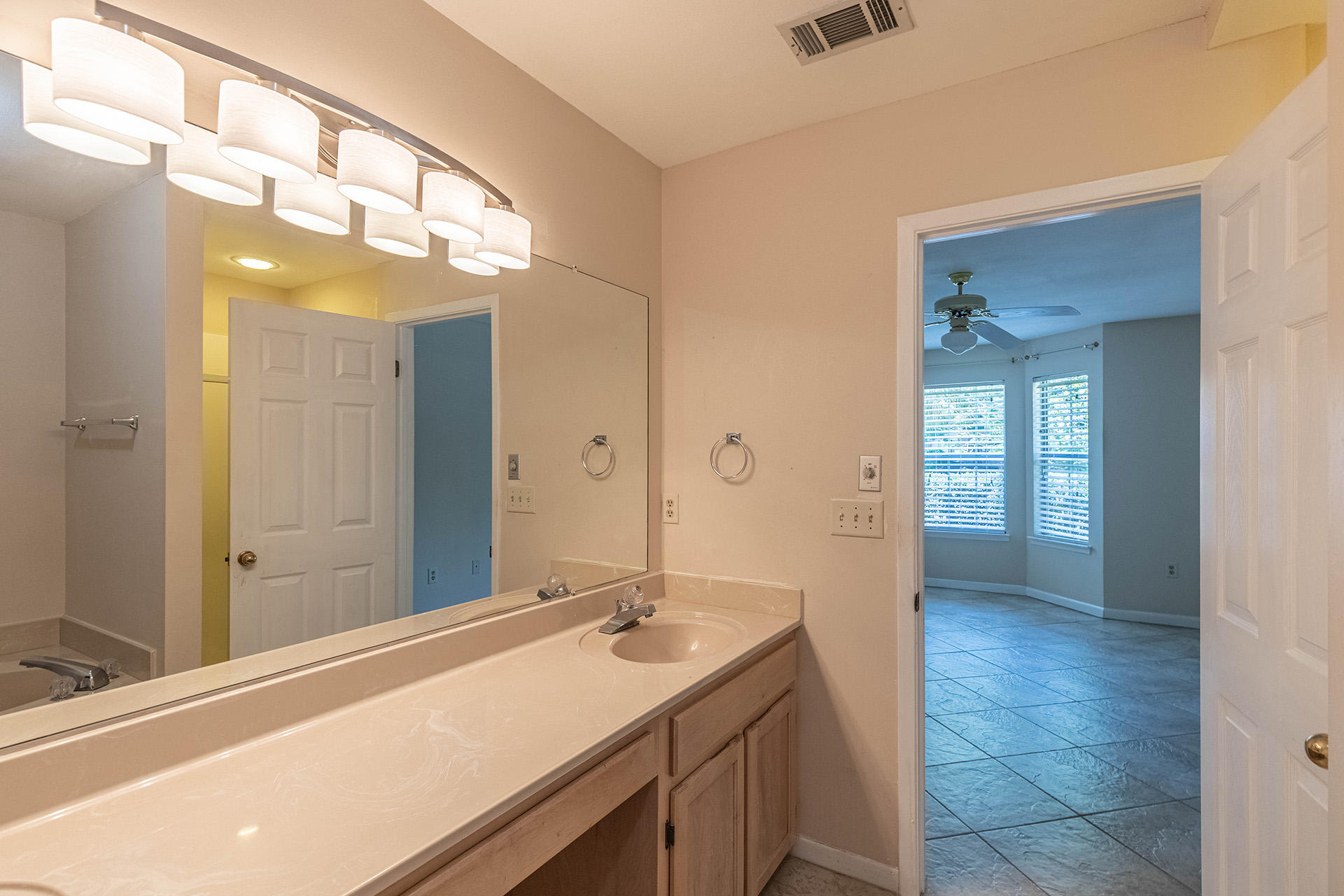 FAIRWAY LAKES PH 1 - Residential