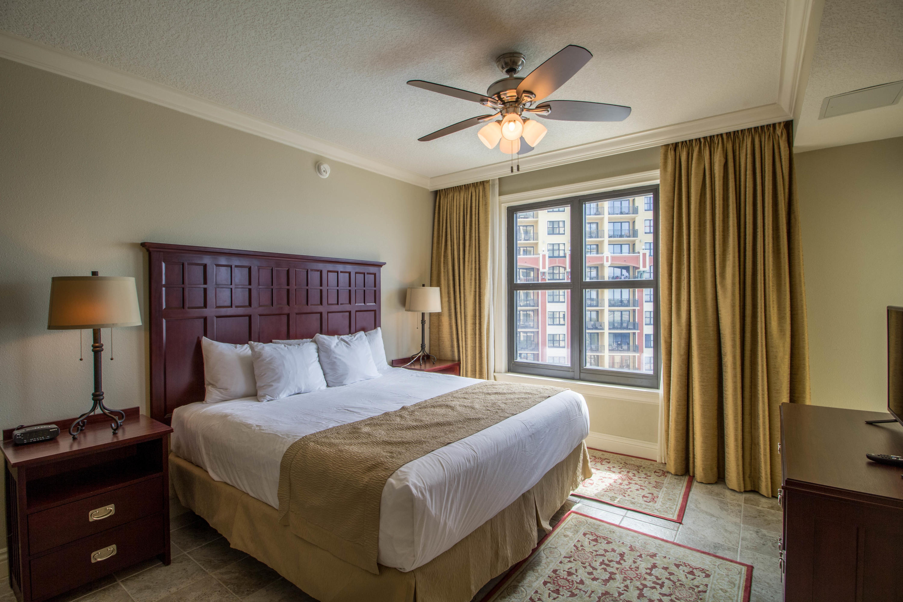 EMERALD GRANDE - Residential