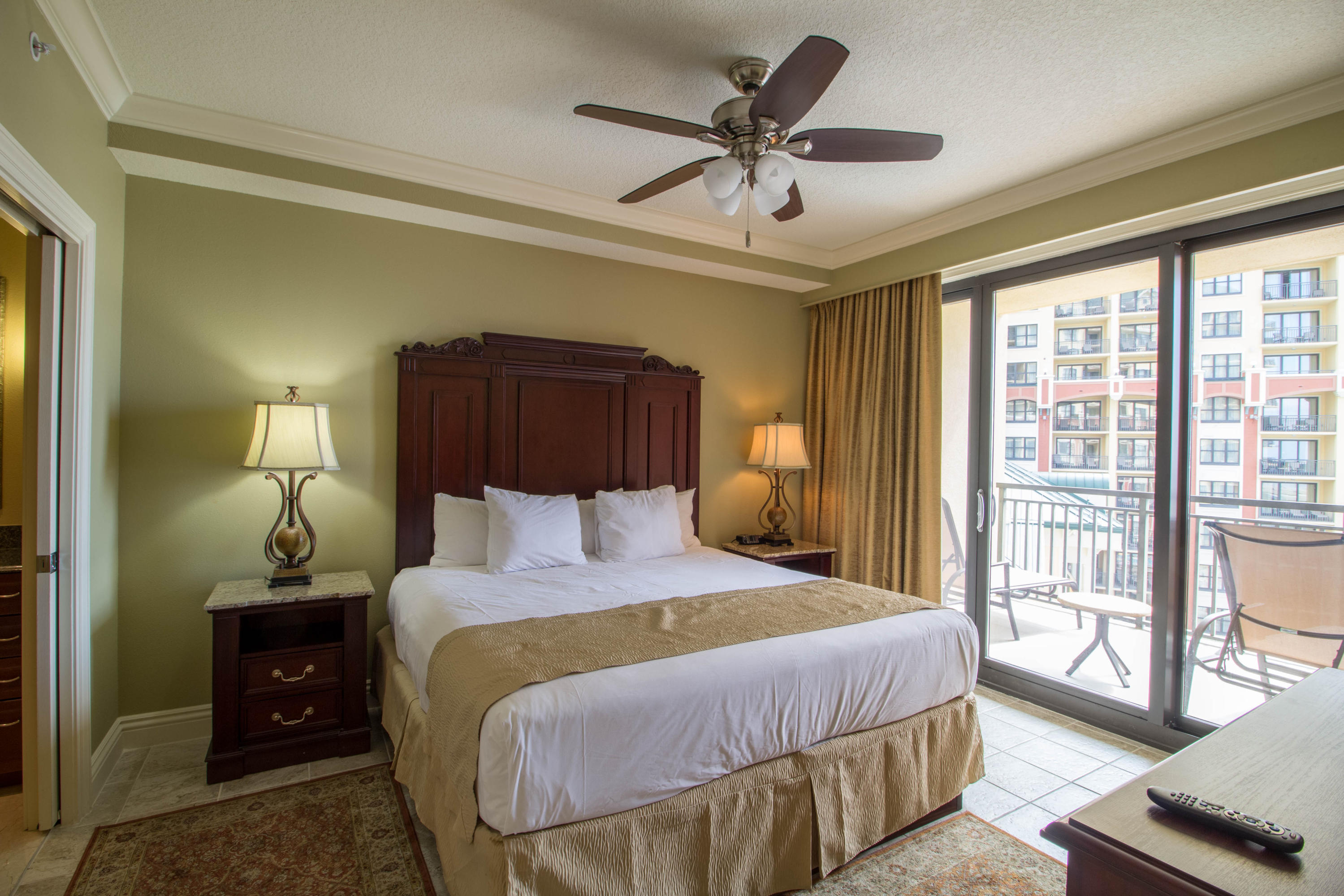 EMERALD GRANDE - Residential