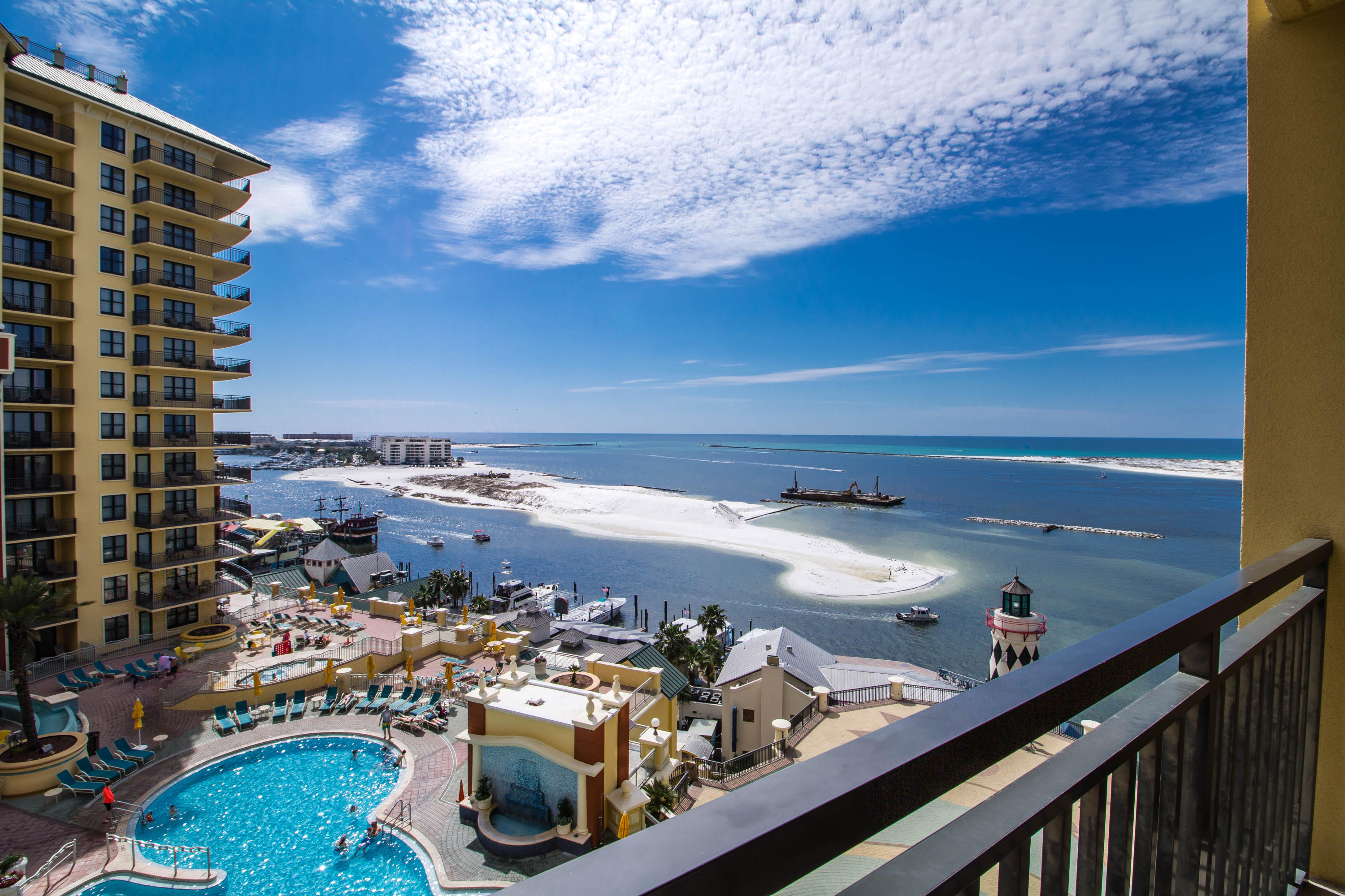 EMERALD GRANDE - Residential