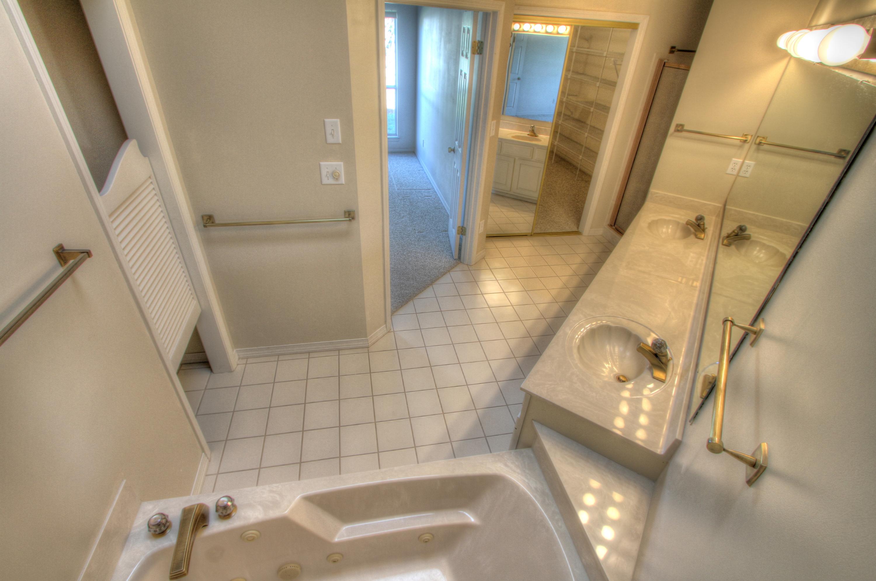 EMERALD BREEZE ESTATES - Residential