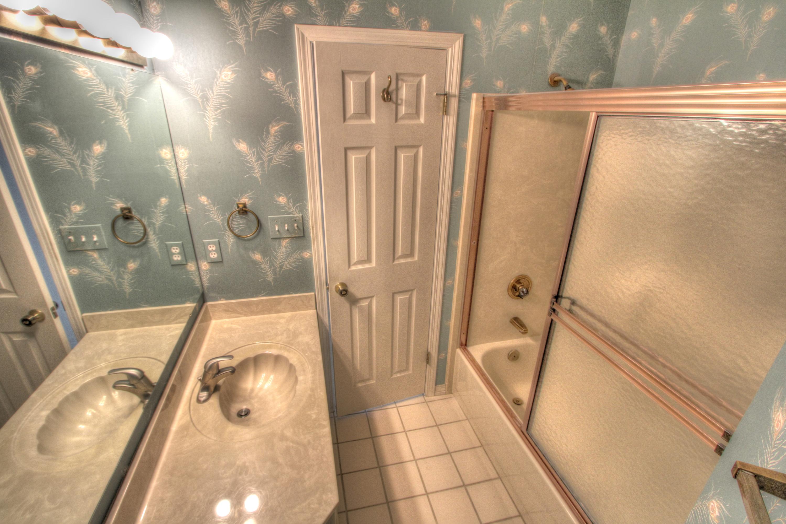 EMERALD BREEZE ESTATES - Residential