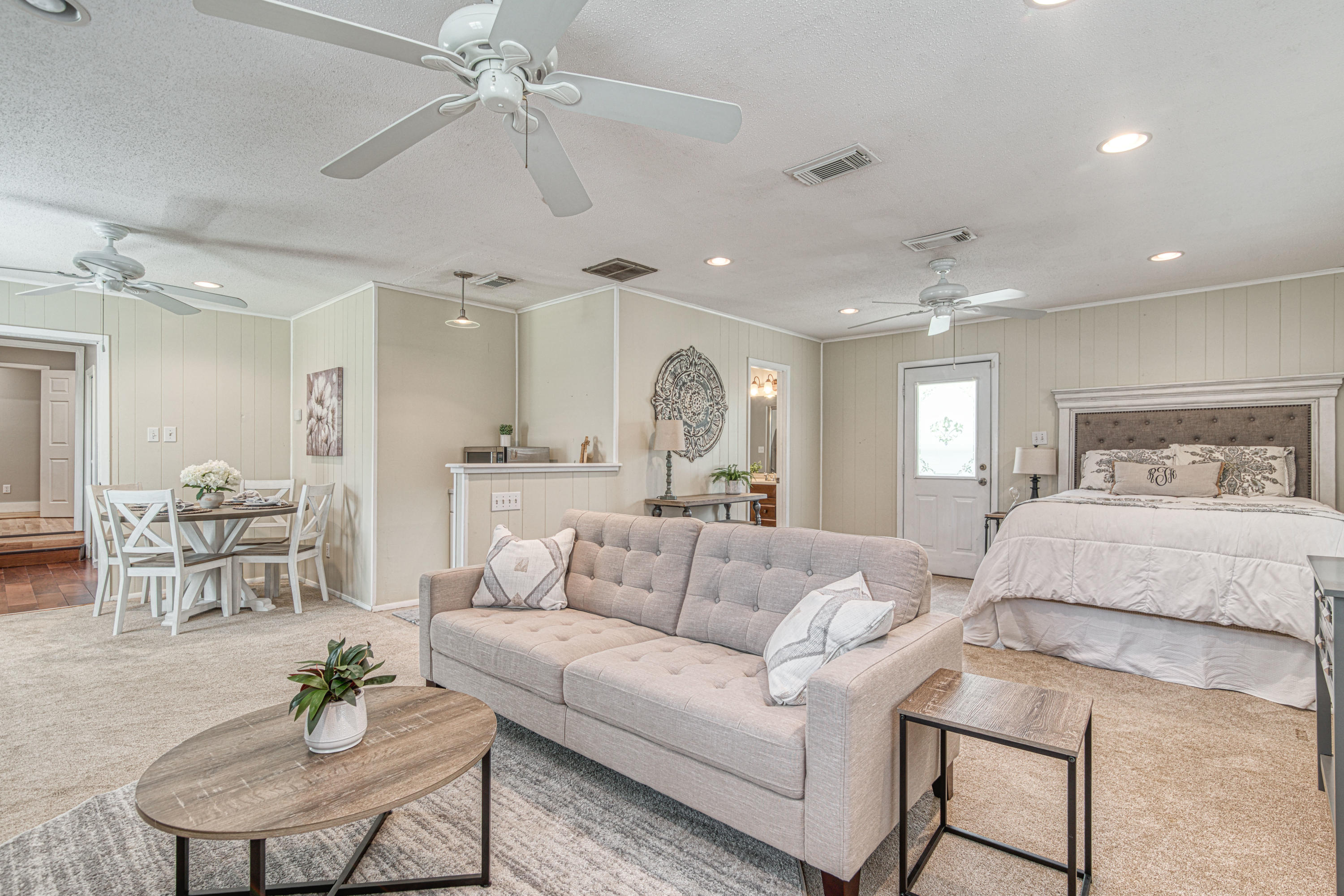 VILLA RUSS PARK - Residential