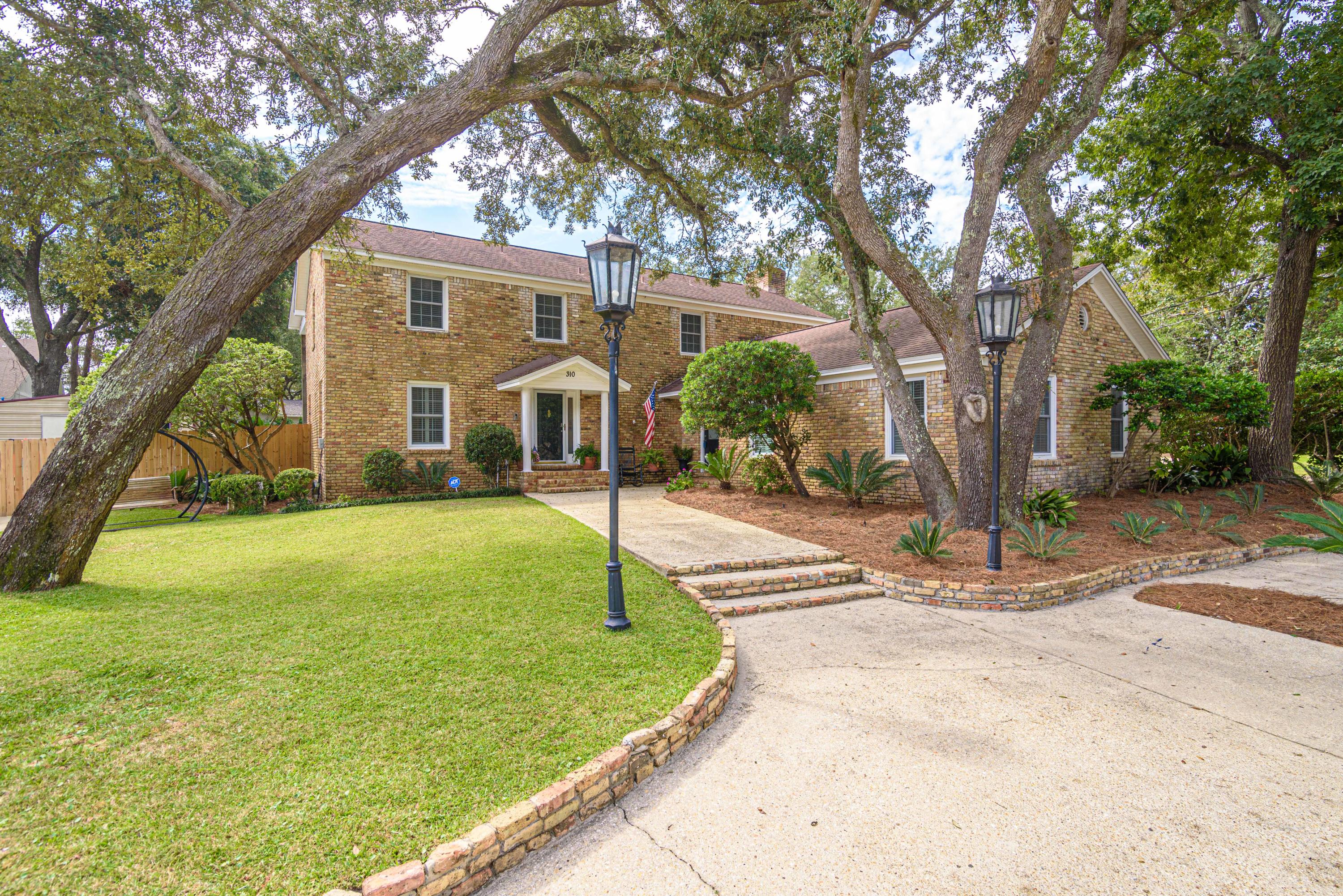 VILLA RUSS PARK - Residential