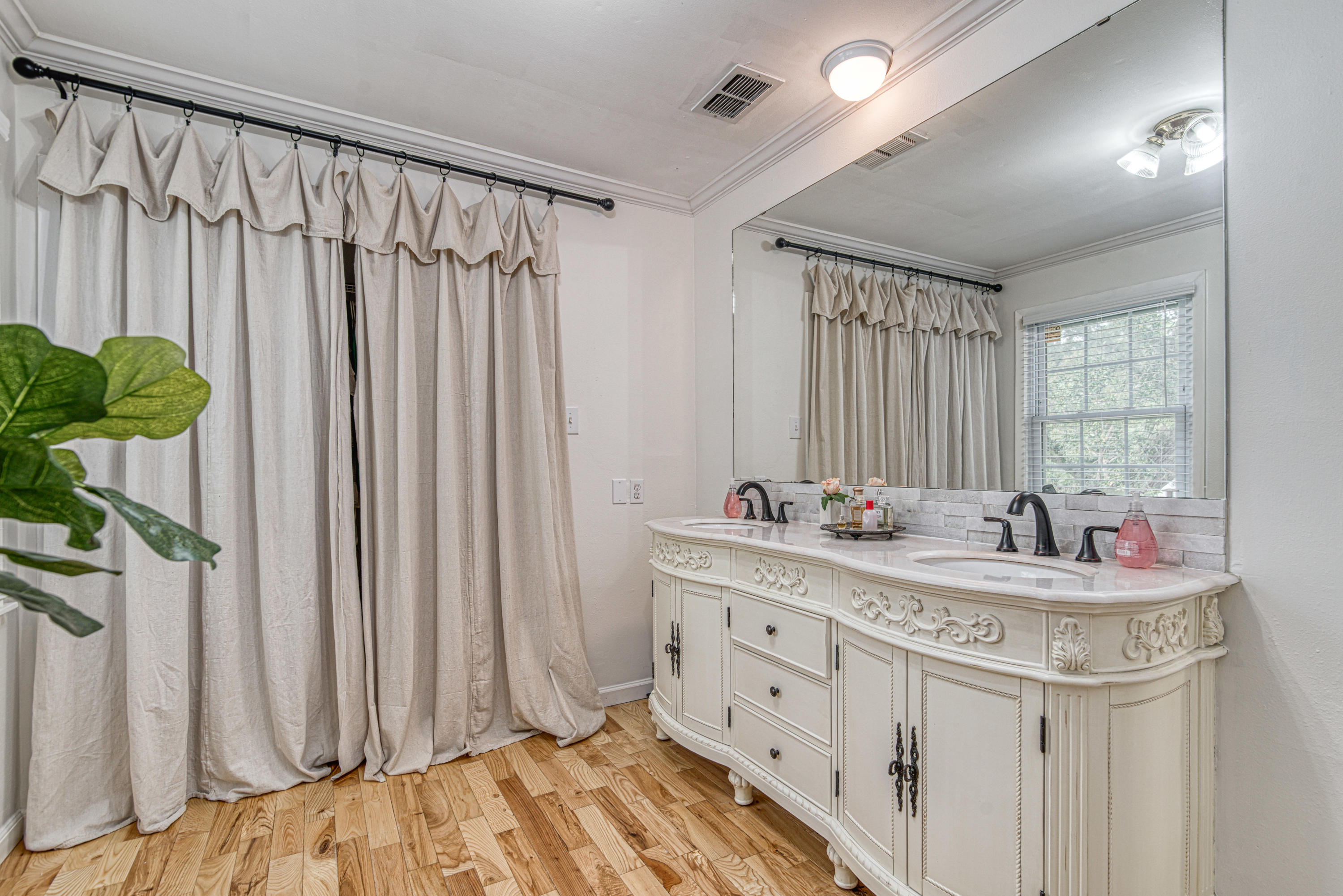 VILLA RUSS PARK - Residential