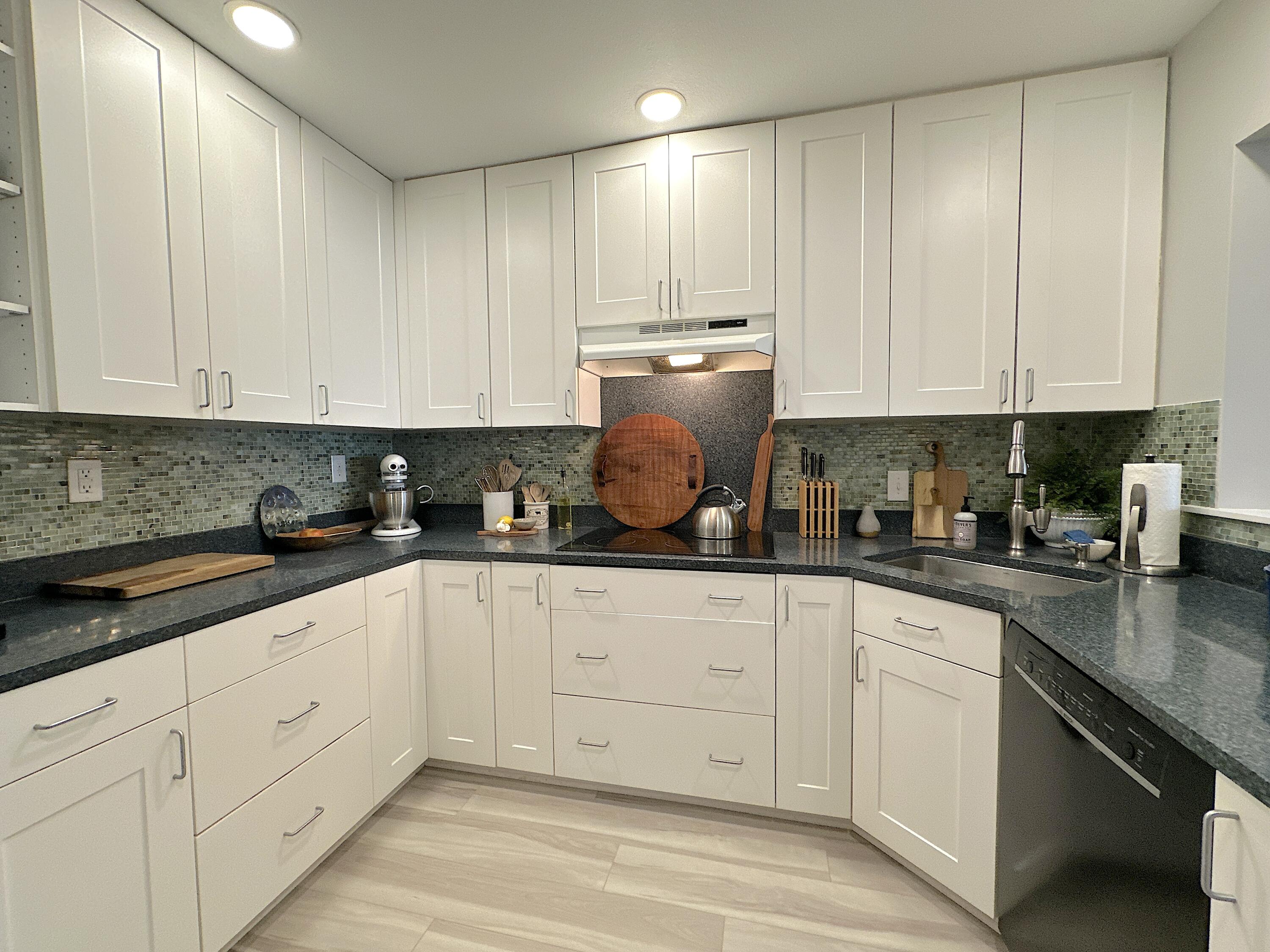 BAYSIDE VILLAS CONDO - Residential