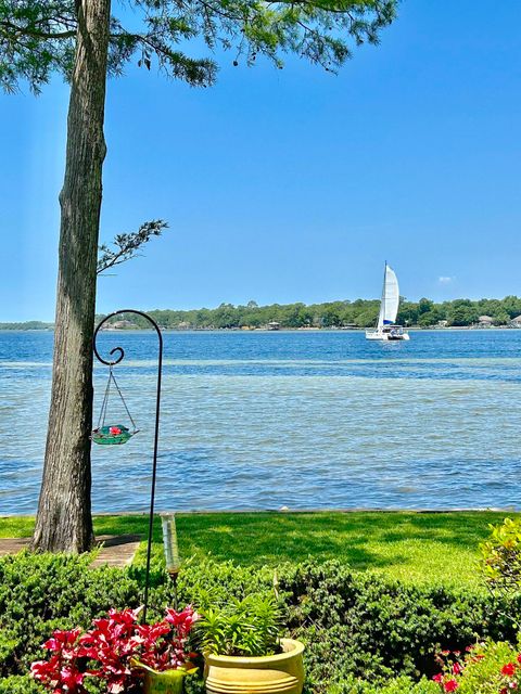 A home in Niceville