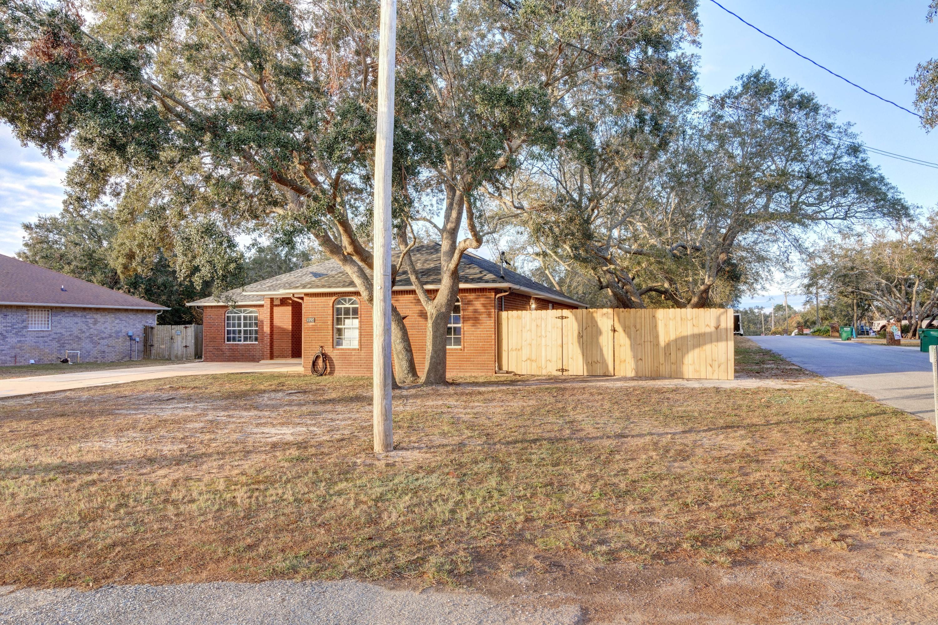 HICKORY SHORES - Residential