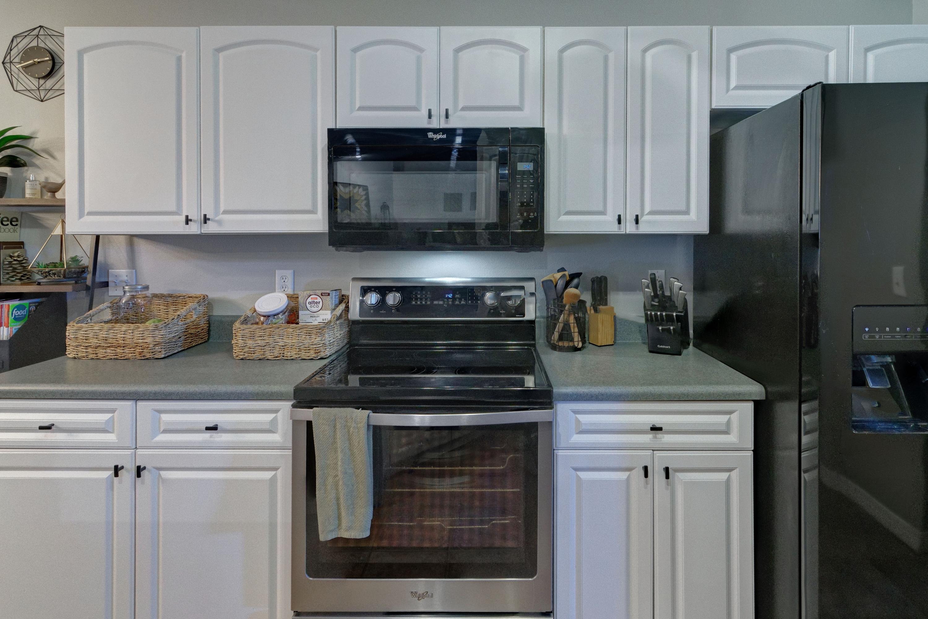 HICKORY SHORES - Residential