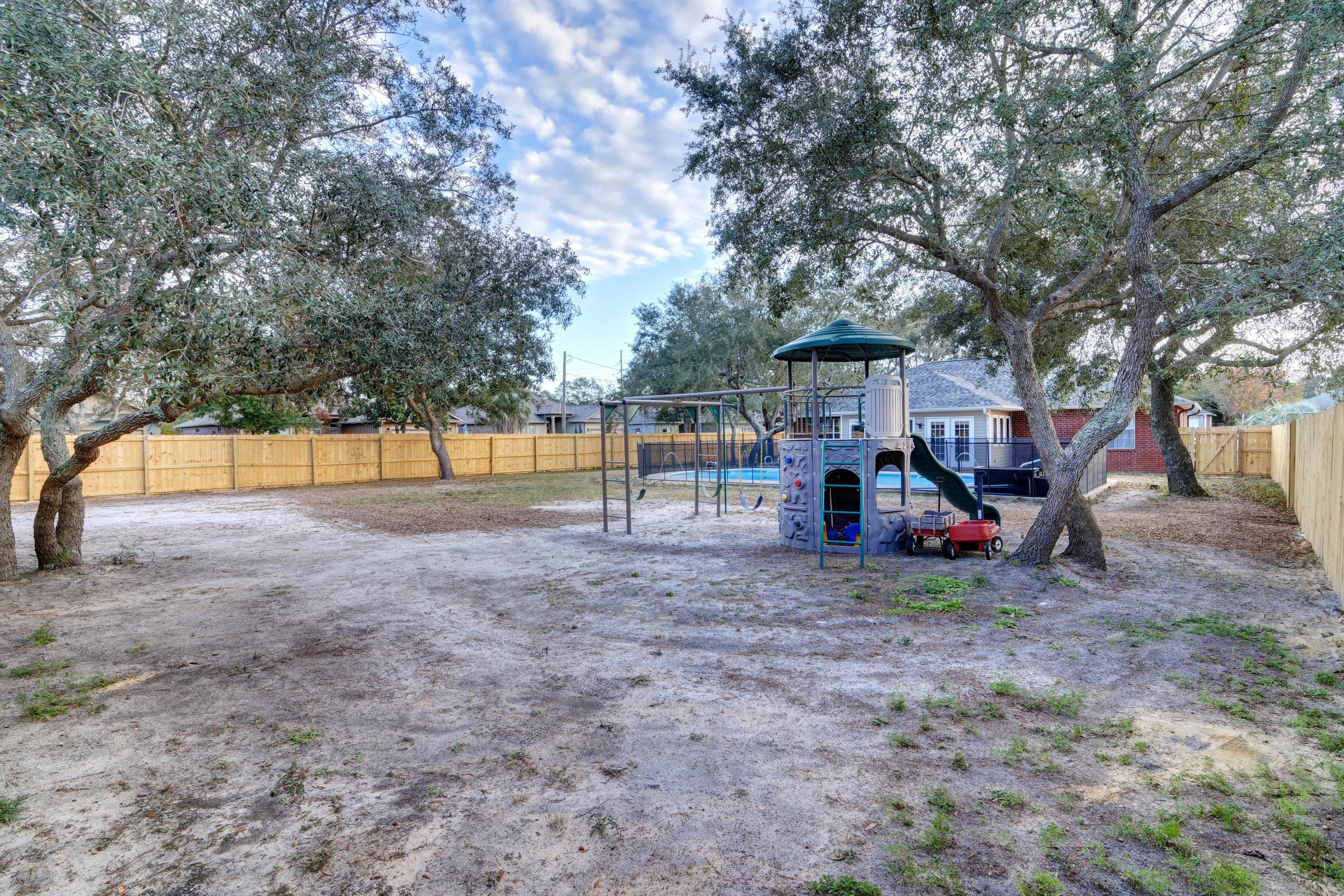 HICKORY SHORES - Residential