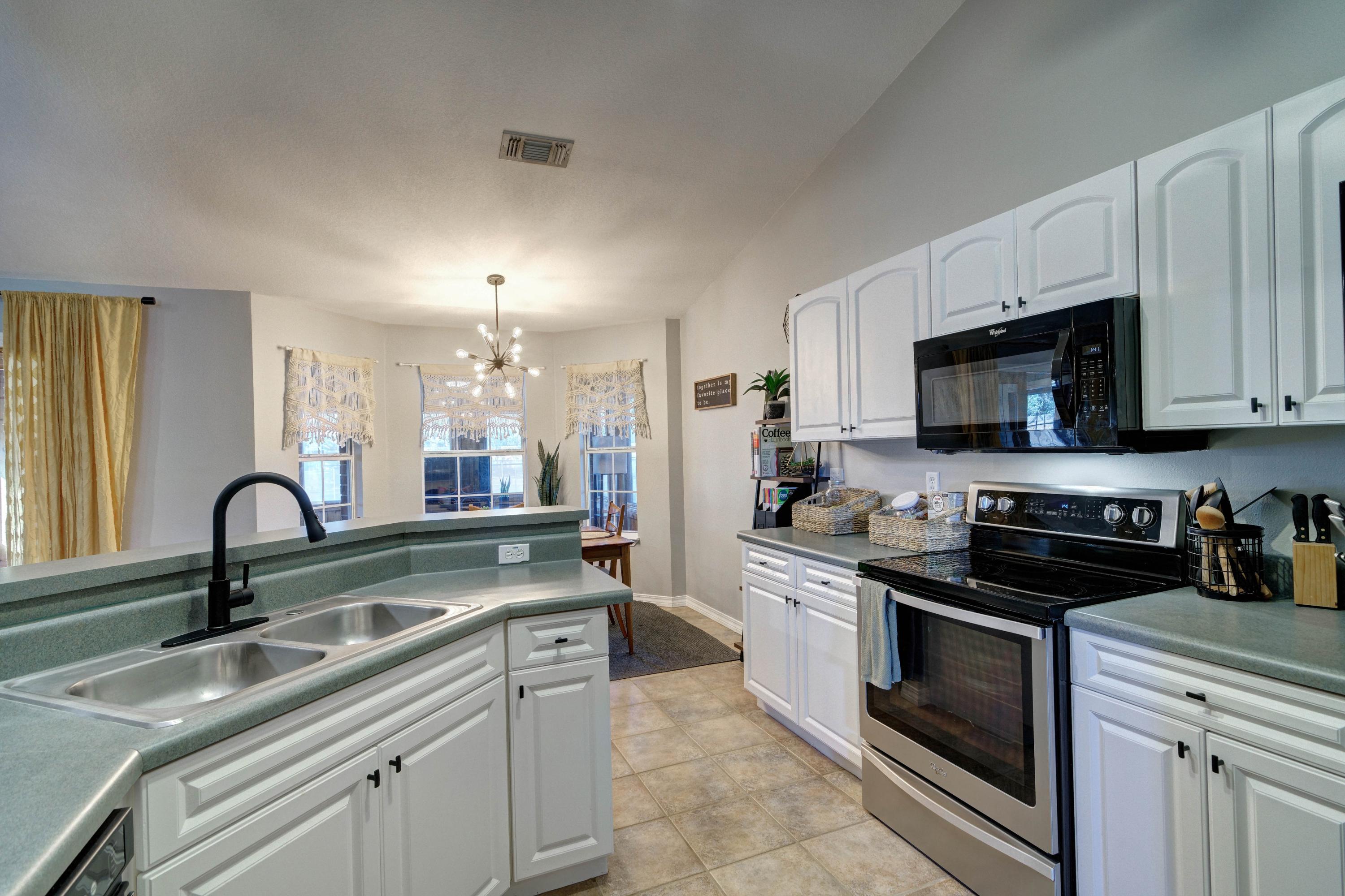 HICKORY SHORES - Residential