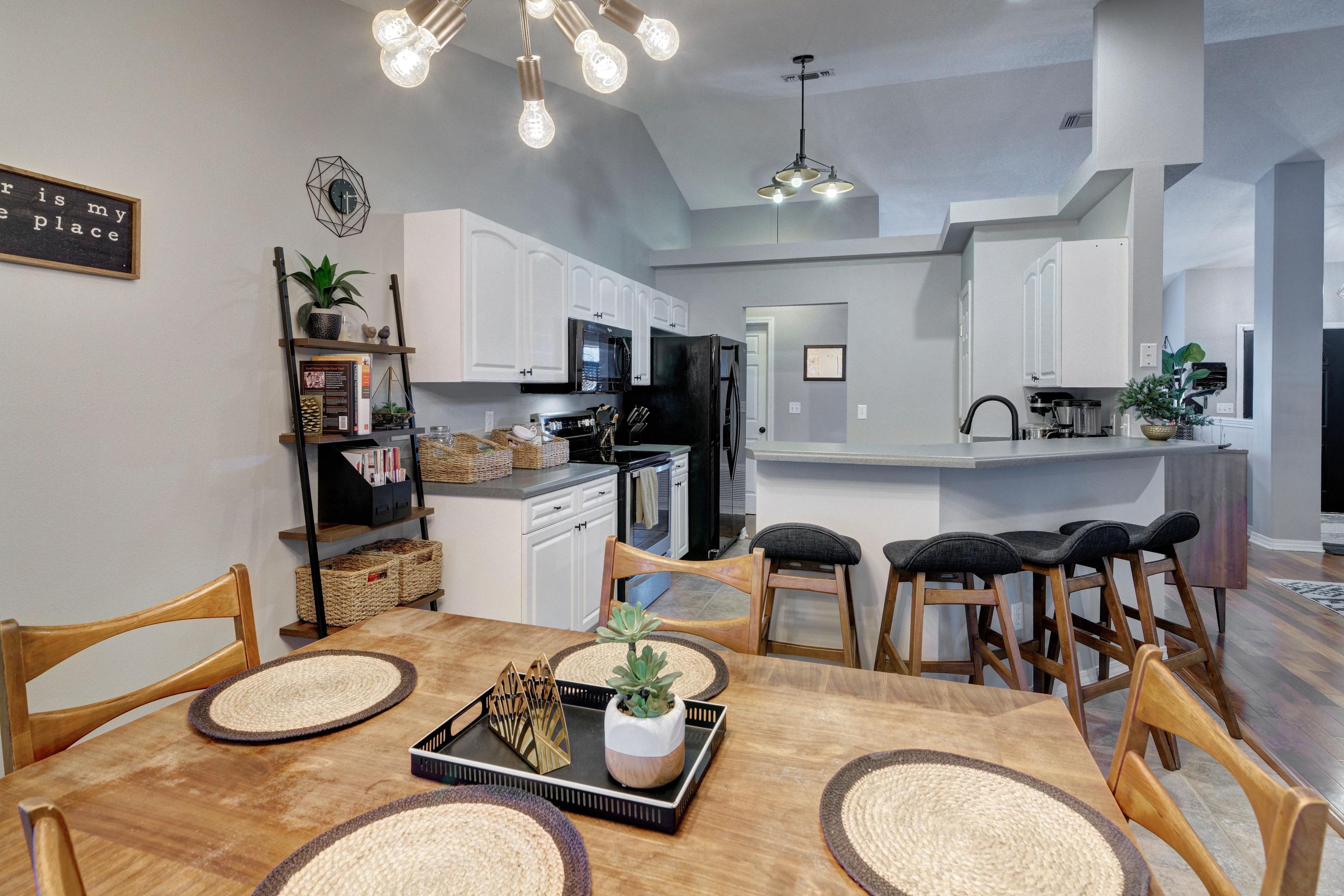 HICKORY SHORES - Residential