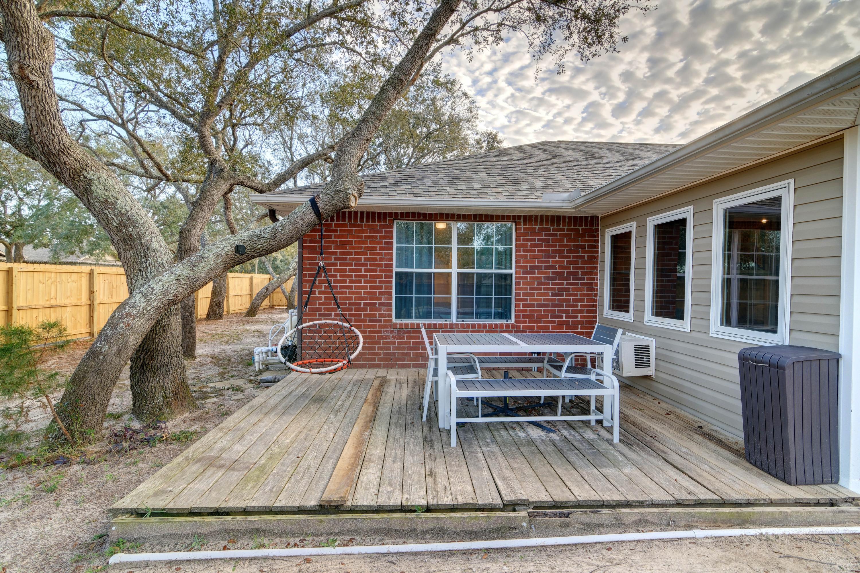 HICKORY SHORES - Residential