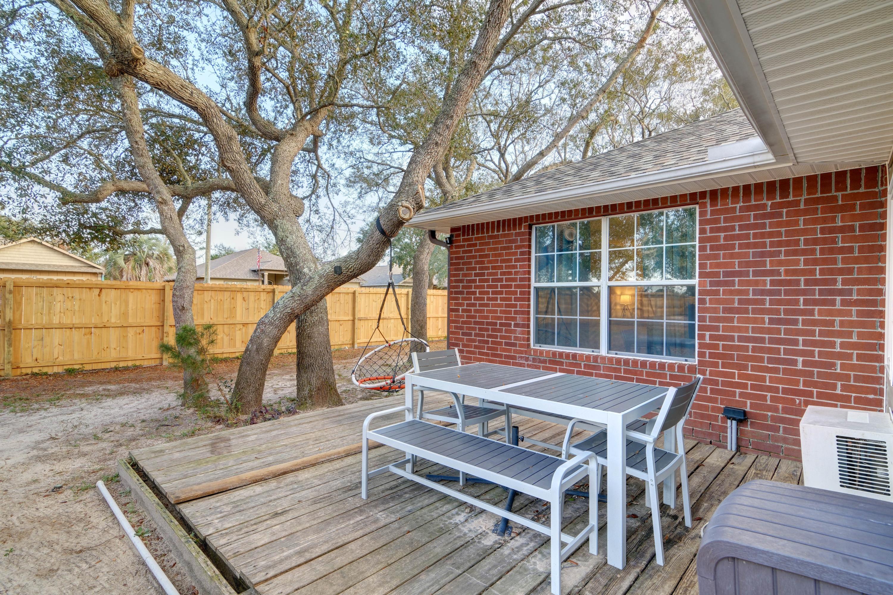 HICKORY SHORES - Residential