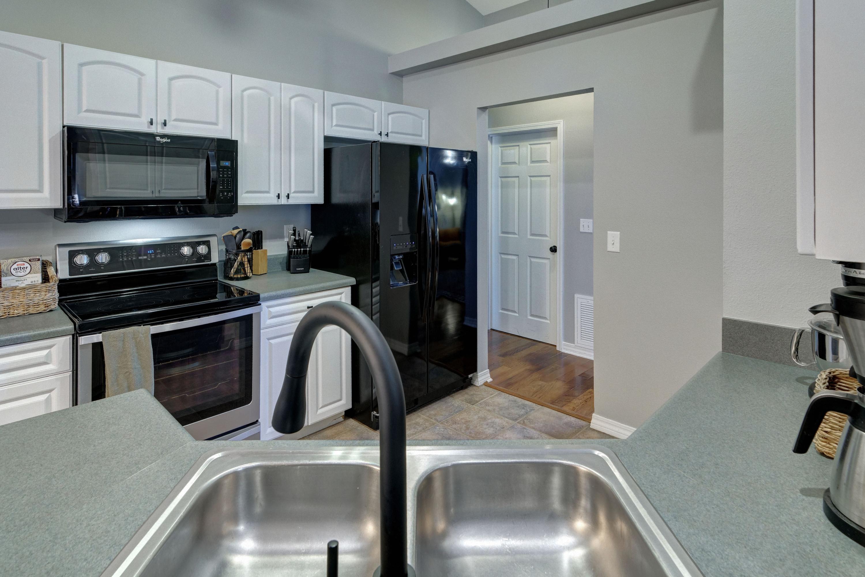 HICKORY SHORES - Residential