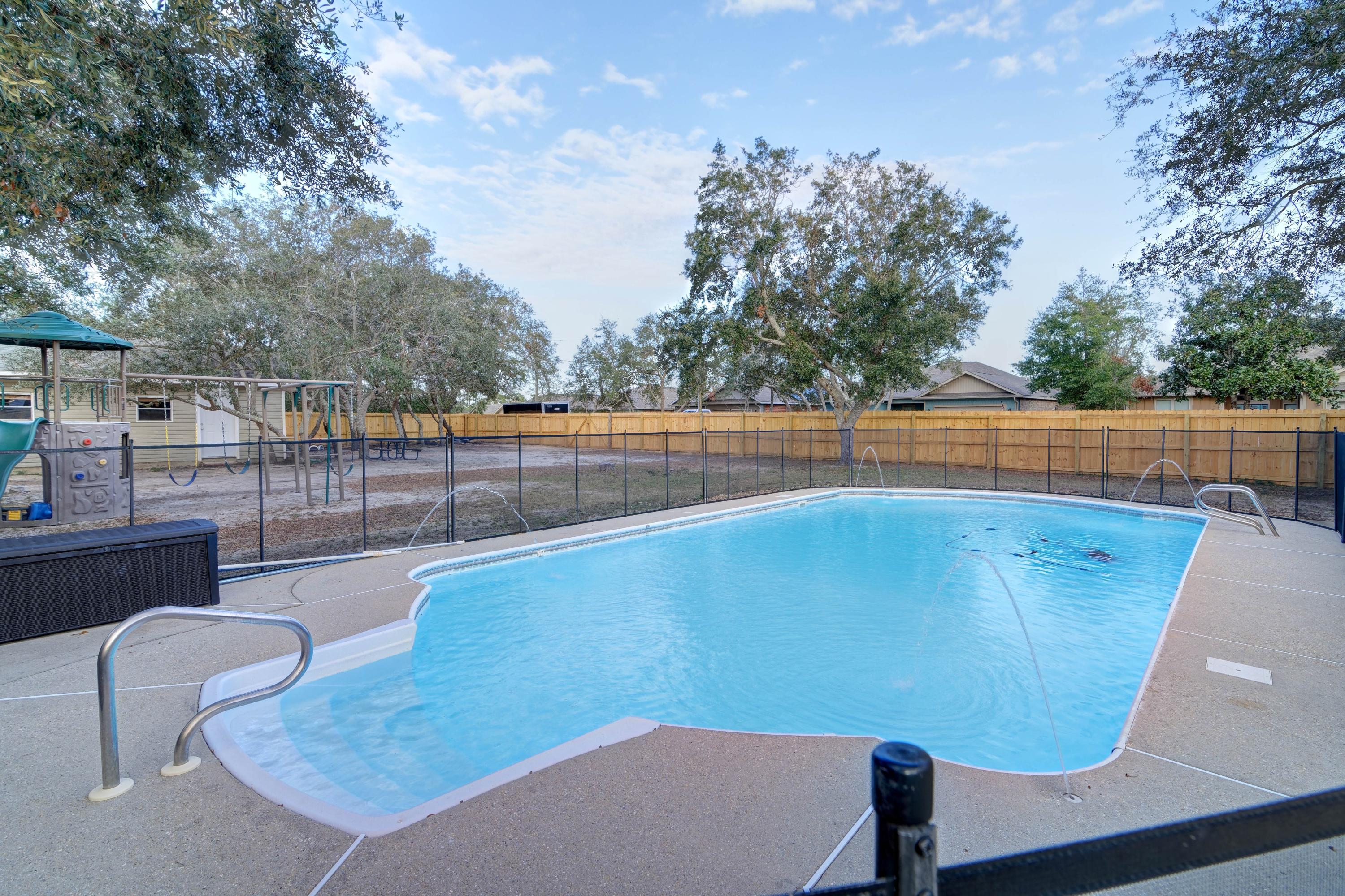 HICKORY SHORES - Residential