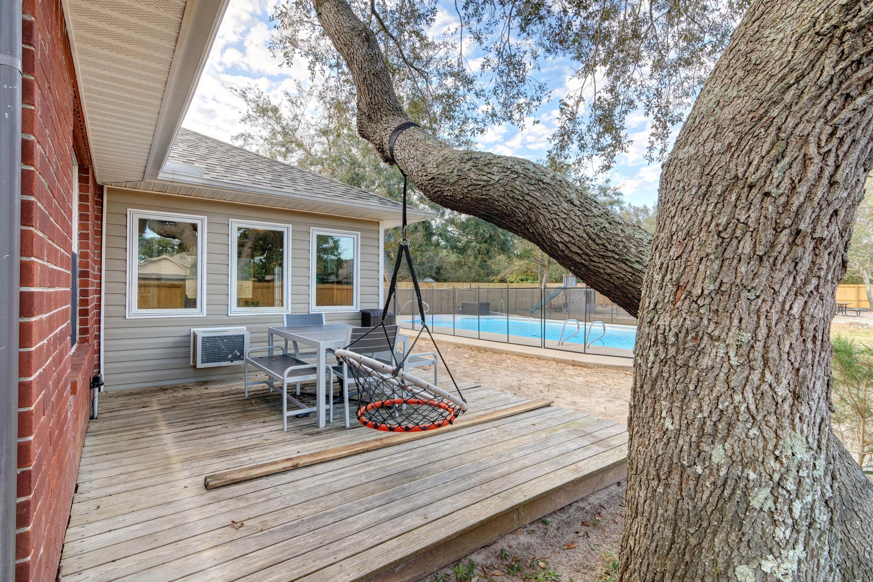 HICKORY SHORES - Residential