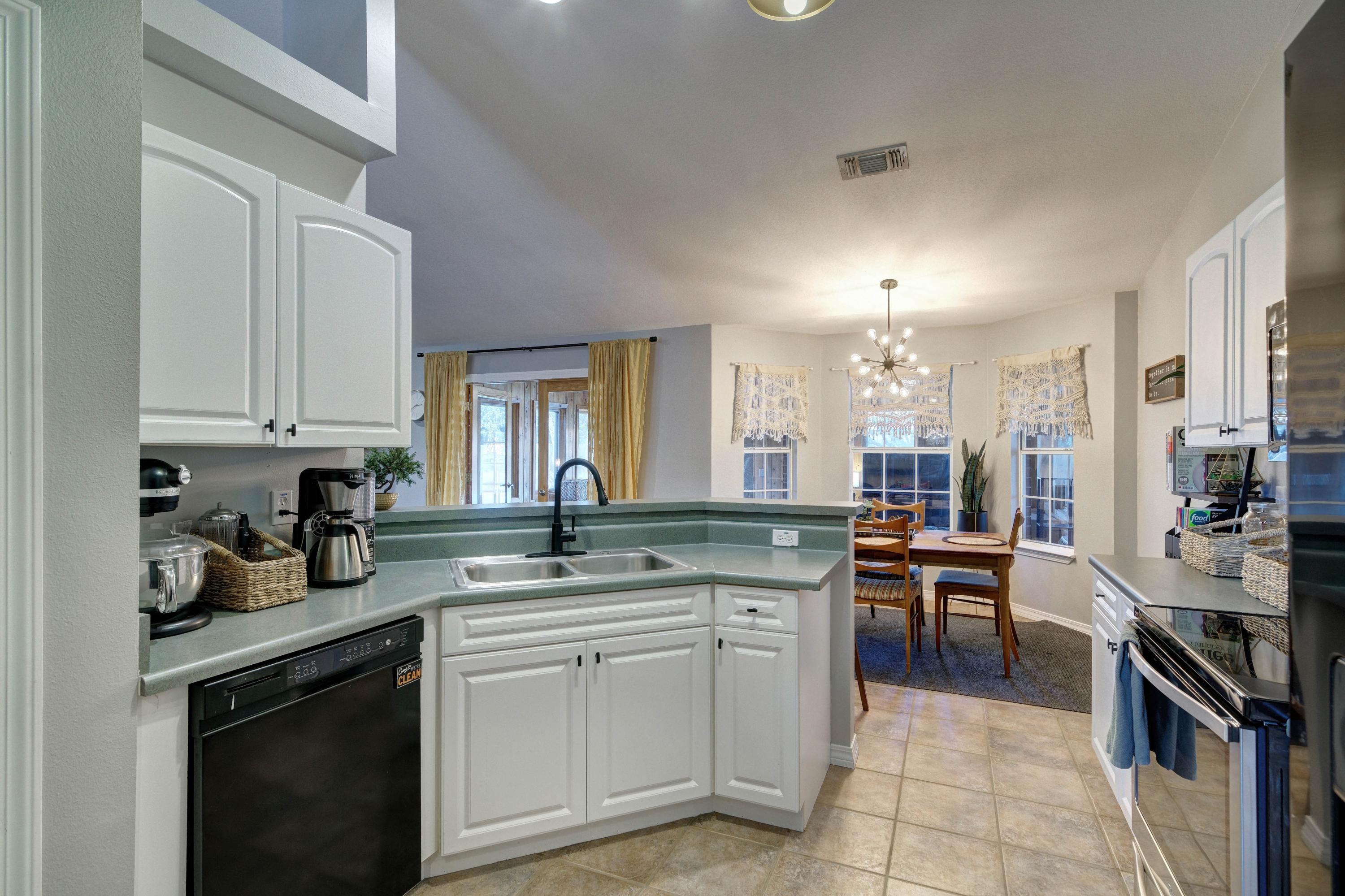 HICKORY SHORES - Residential