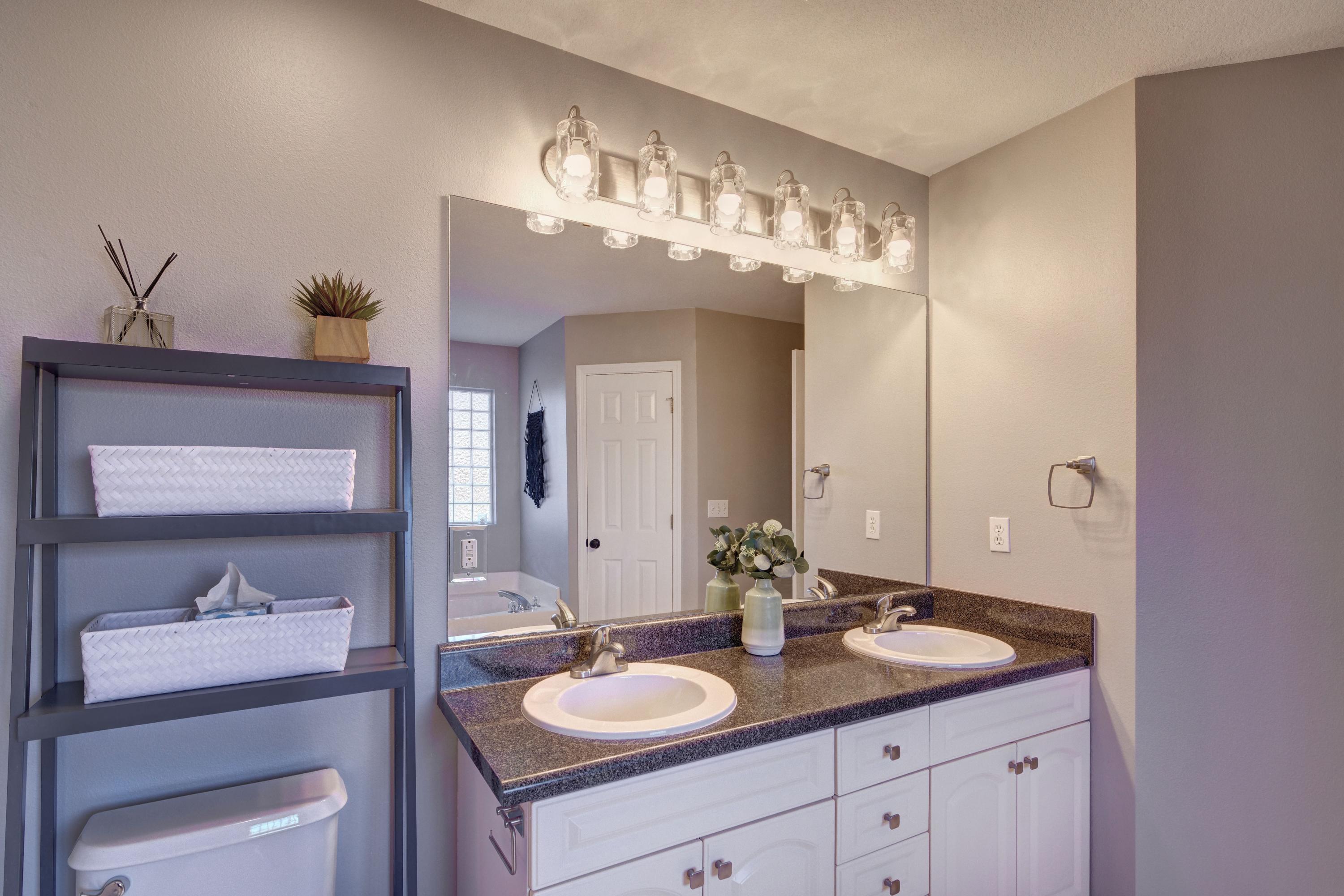 HICKORY SHORES - Residential