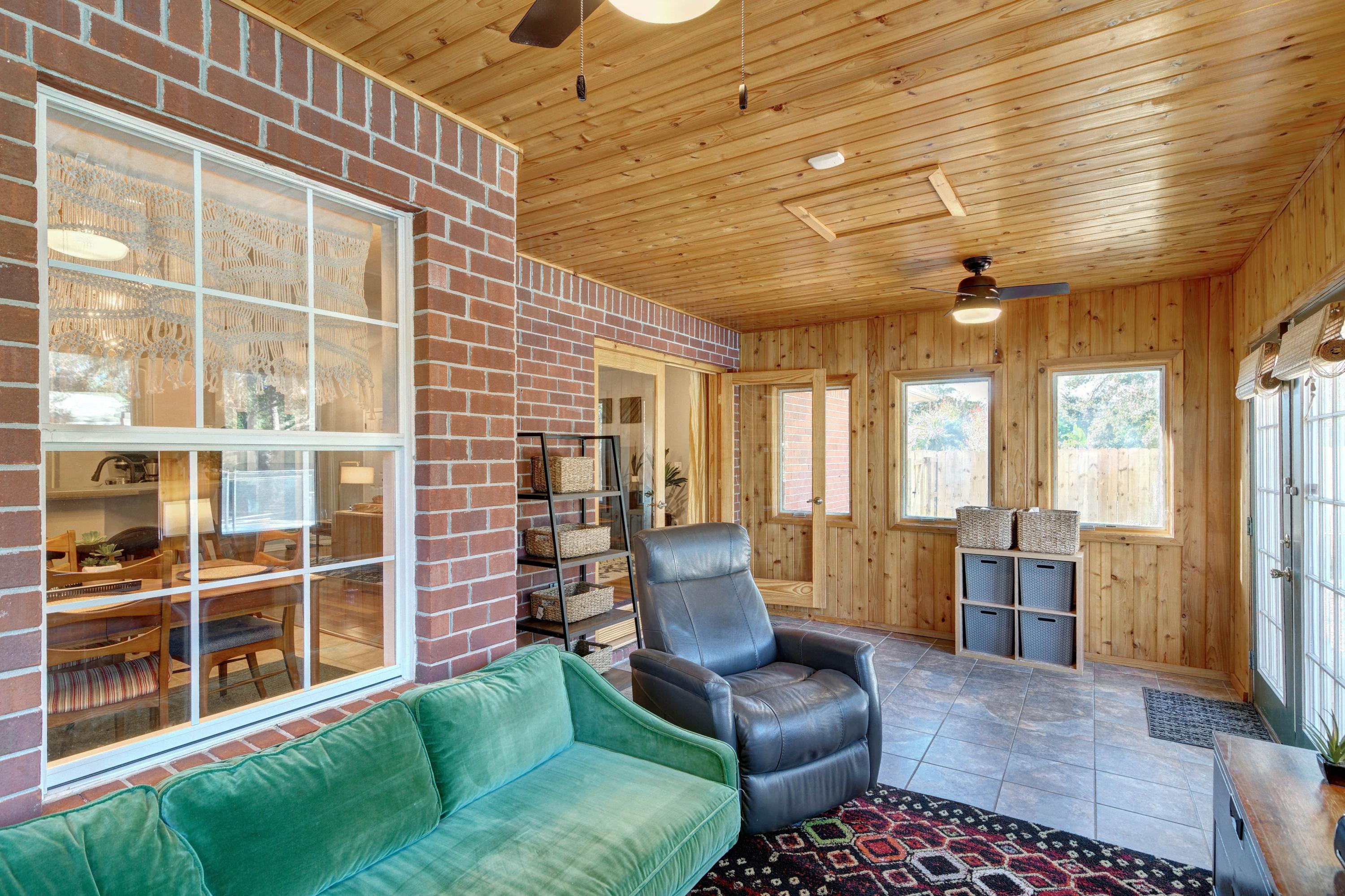 HICKORY SHORES - Residential