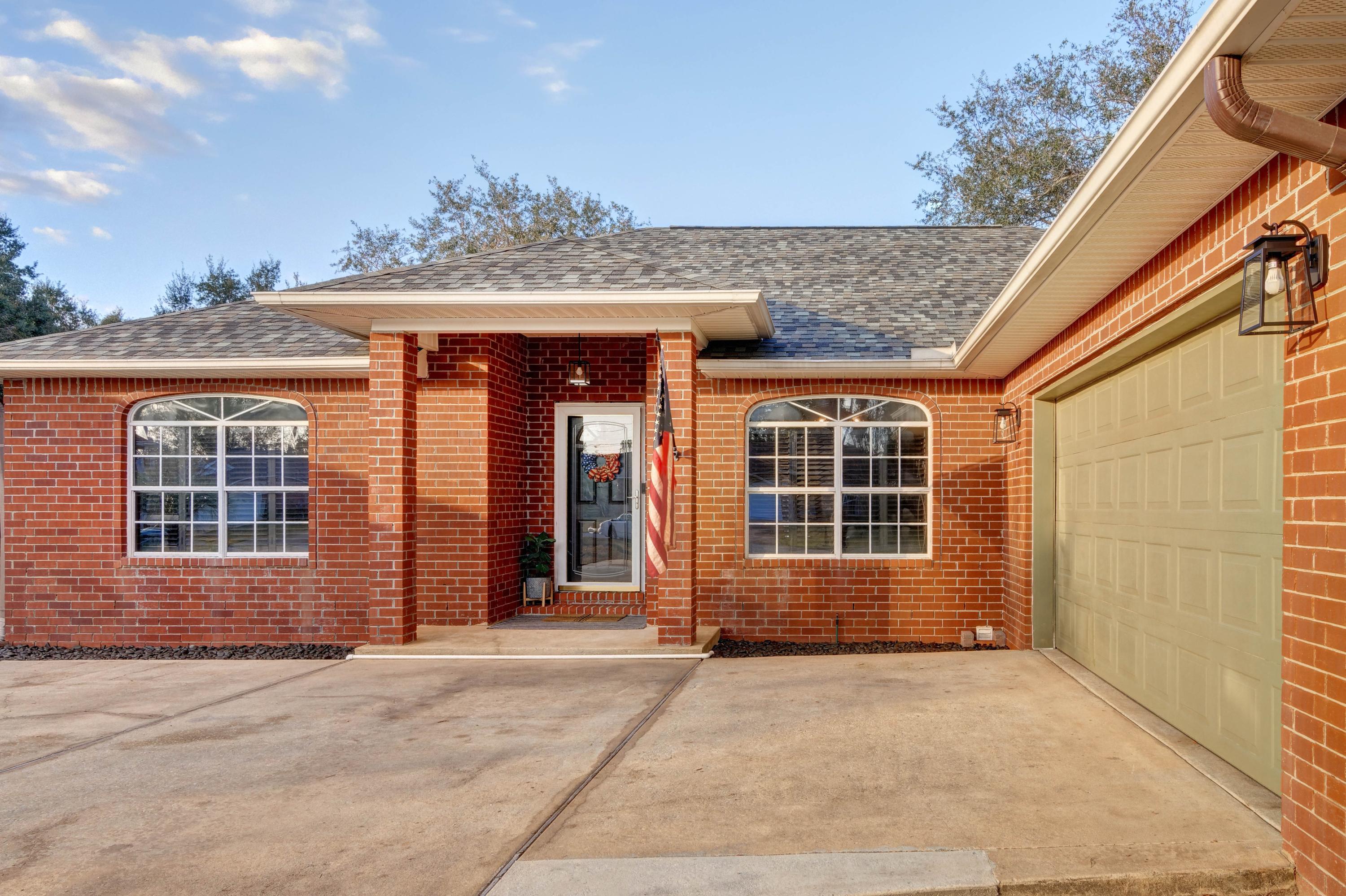 HICKORY SHORES - Residential