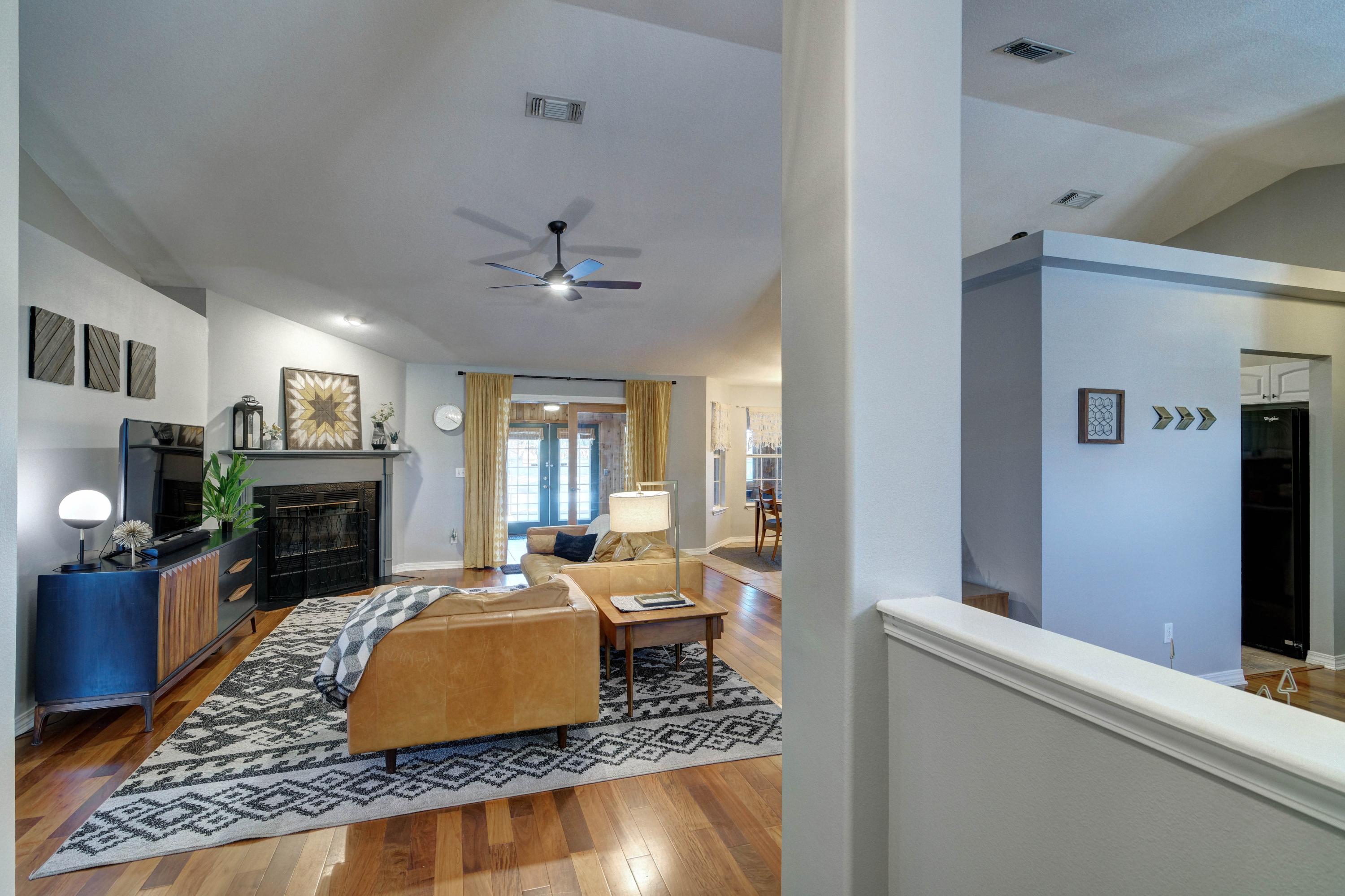 HICKORY SHORES - Residential