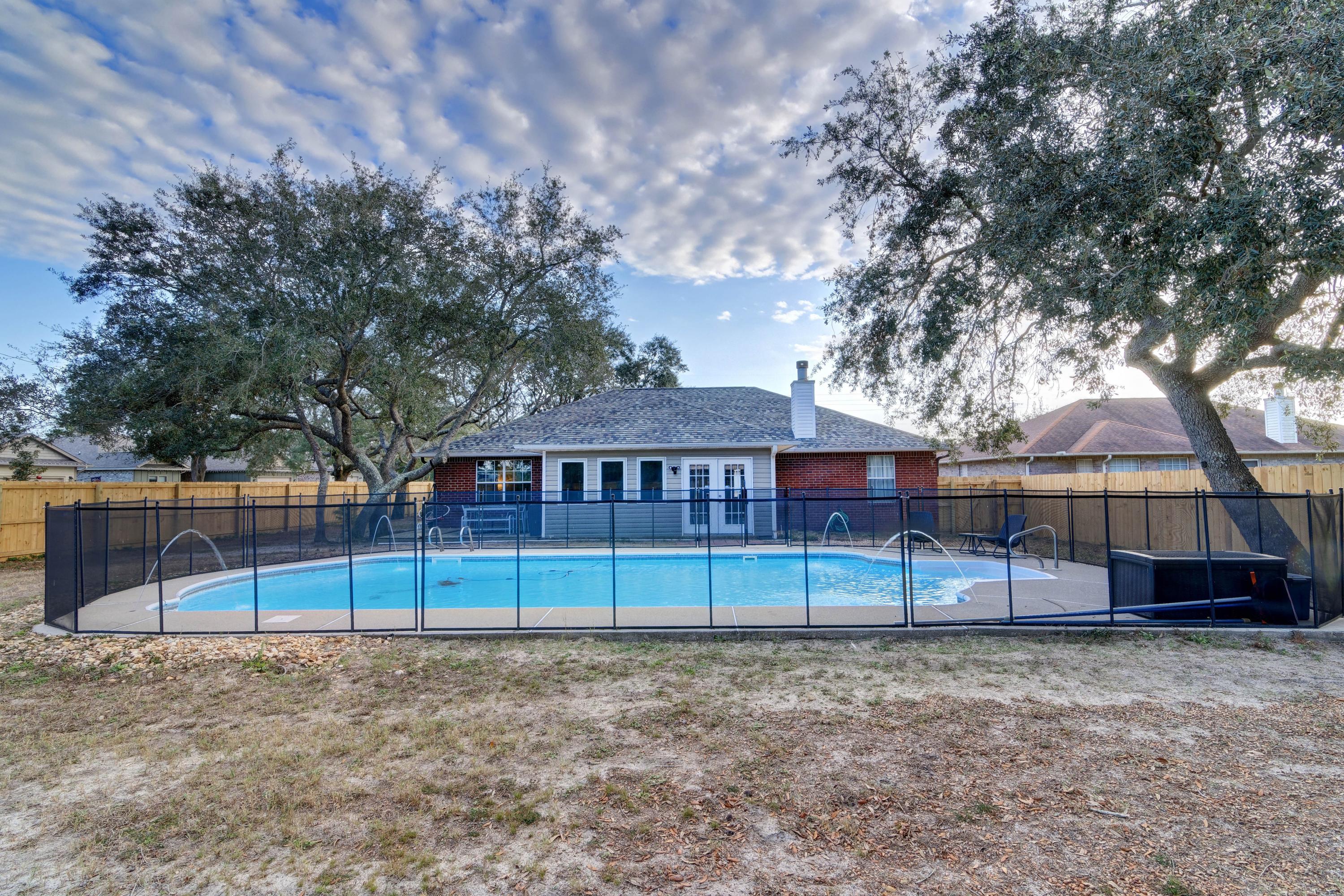 HICKORY SHORES - Residential