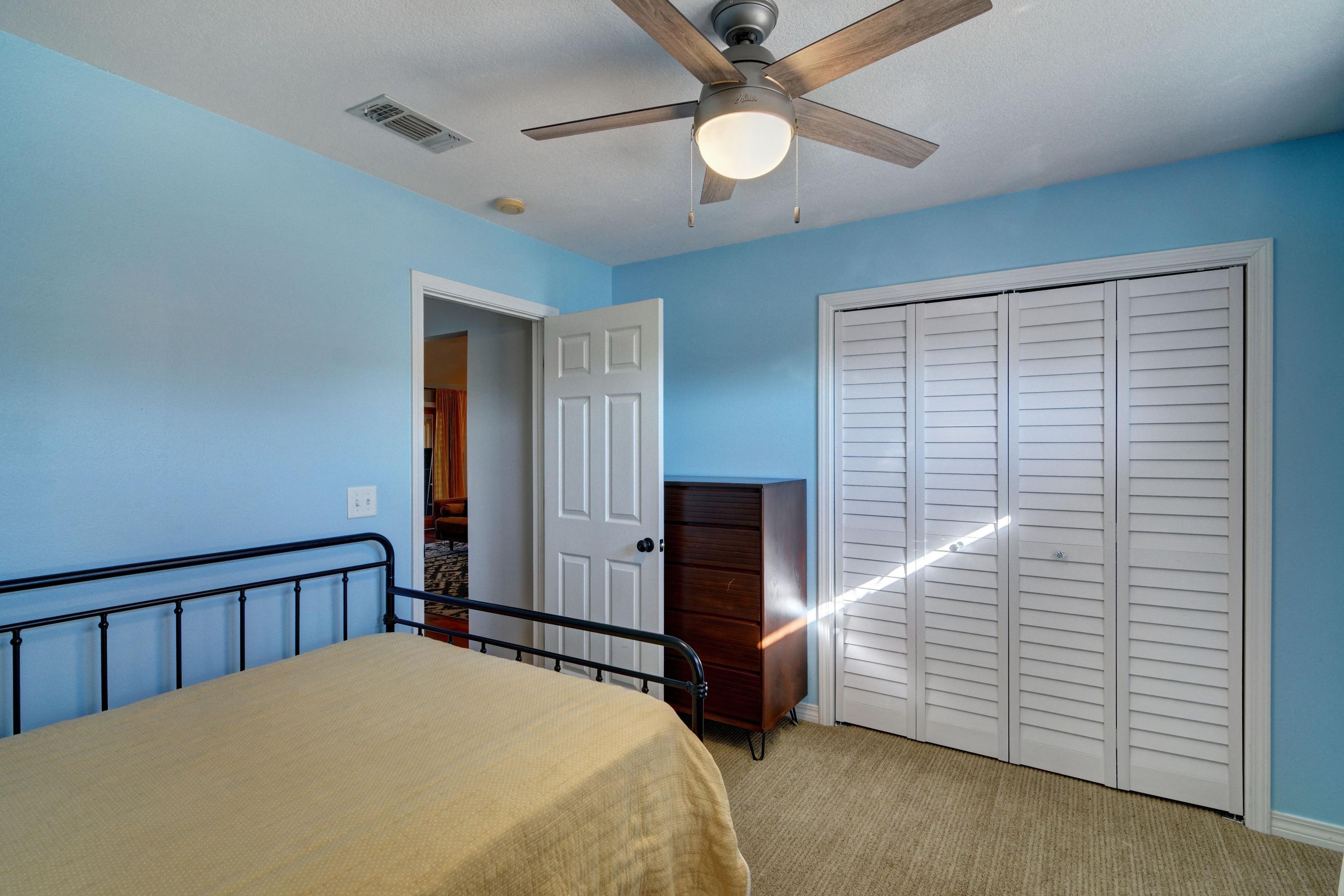 HICKORY SHORES - Residential